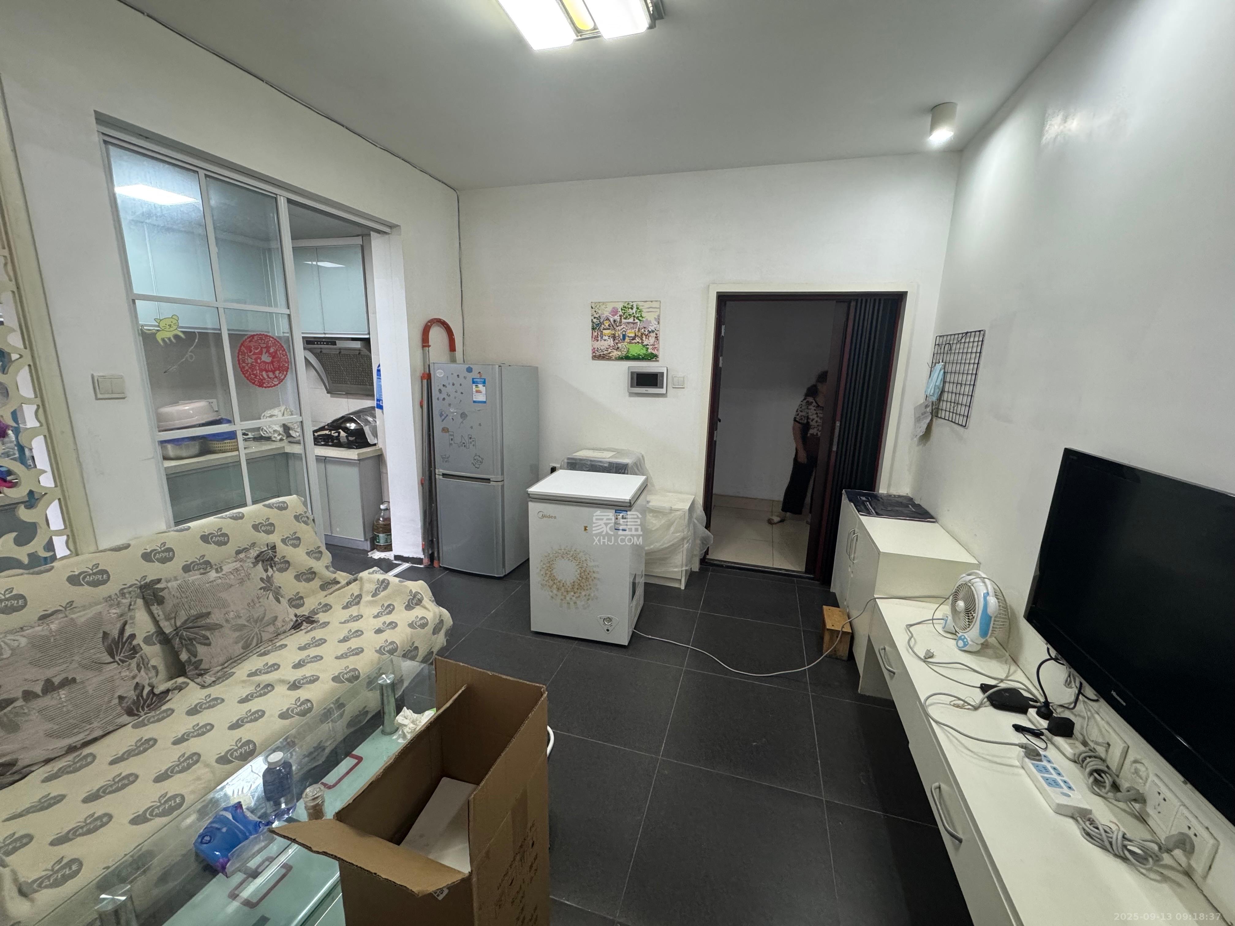 上东辛顿公寓  1室1厅1卫   1650.00元/月室内图