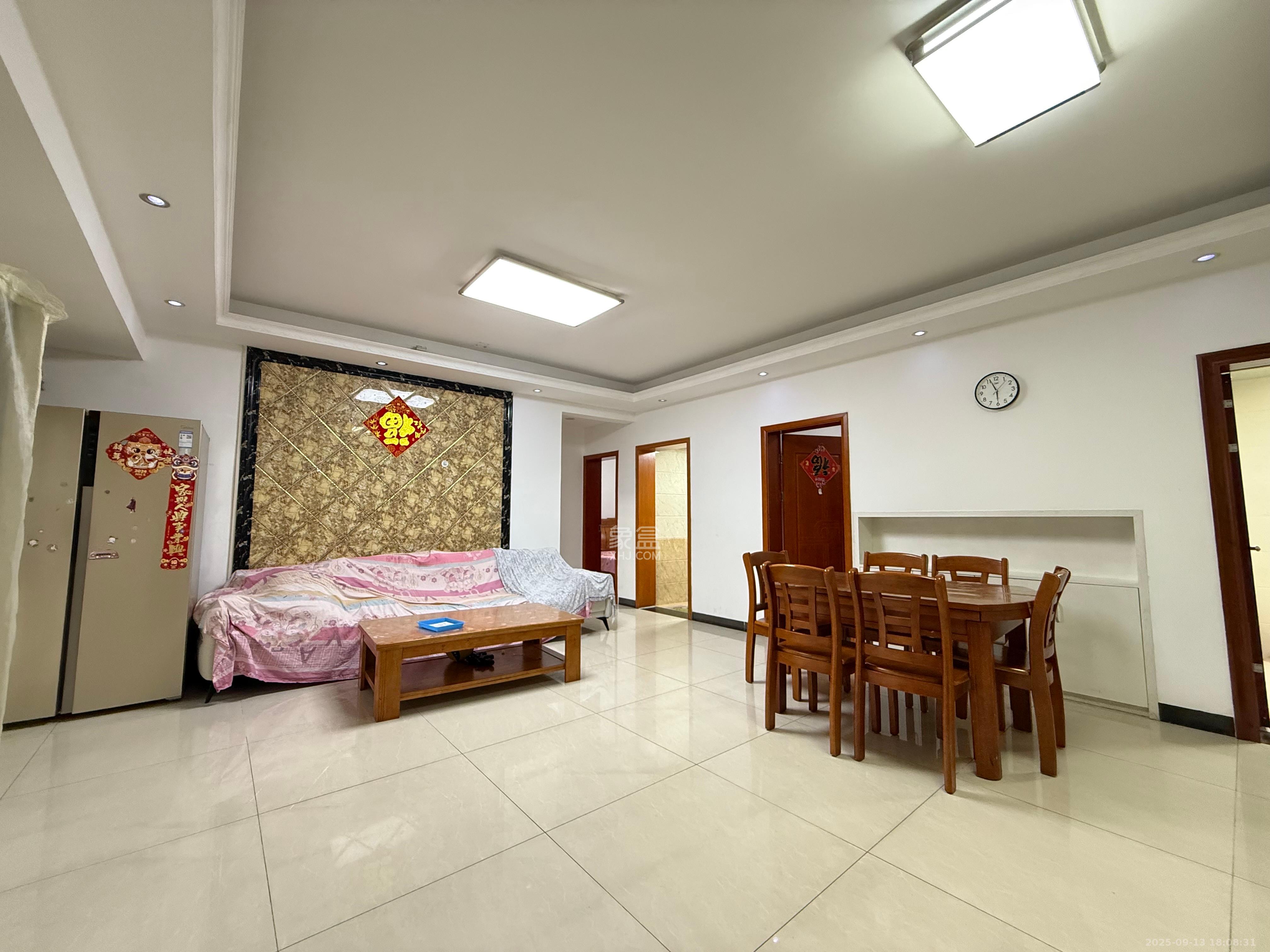 泊爱蓝湾 3室1厅1卫 2900.0元/月 泊爱蓝湾 3室1厅1卫 2900.0元/月室内图