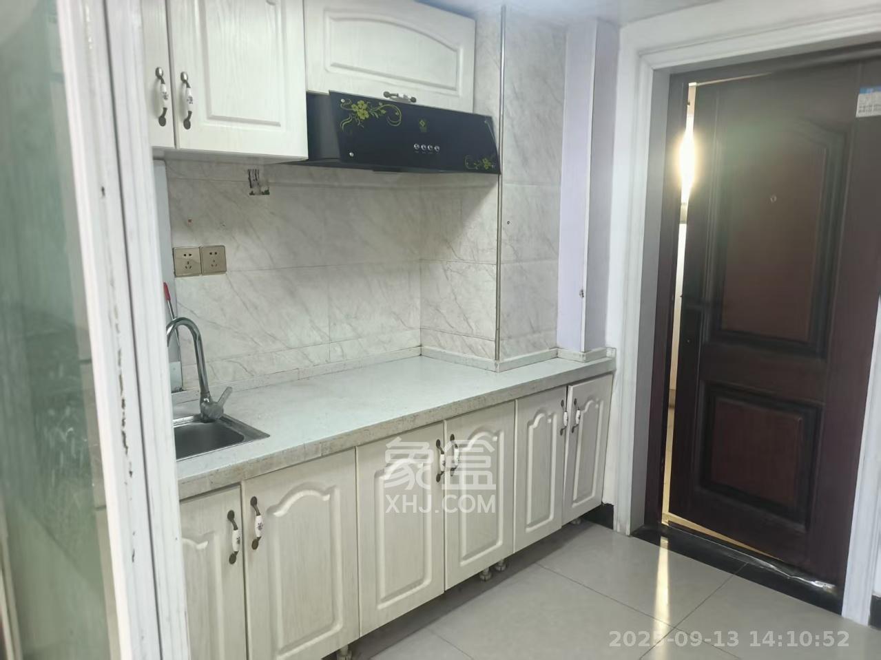 上城星座  2室1厅1卫    2200.0元/月室内图