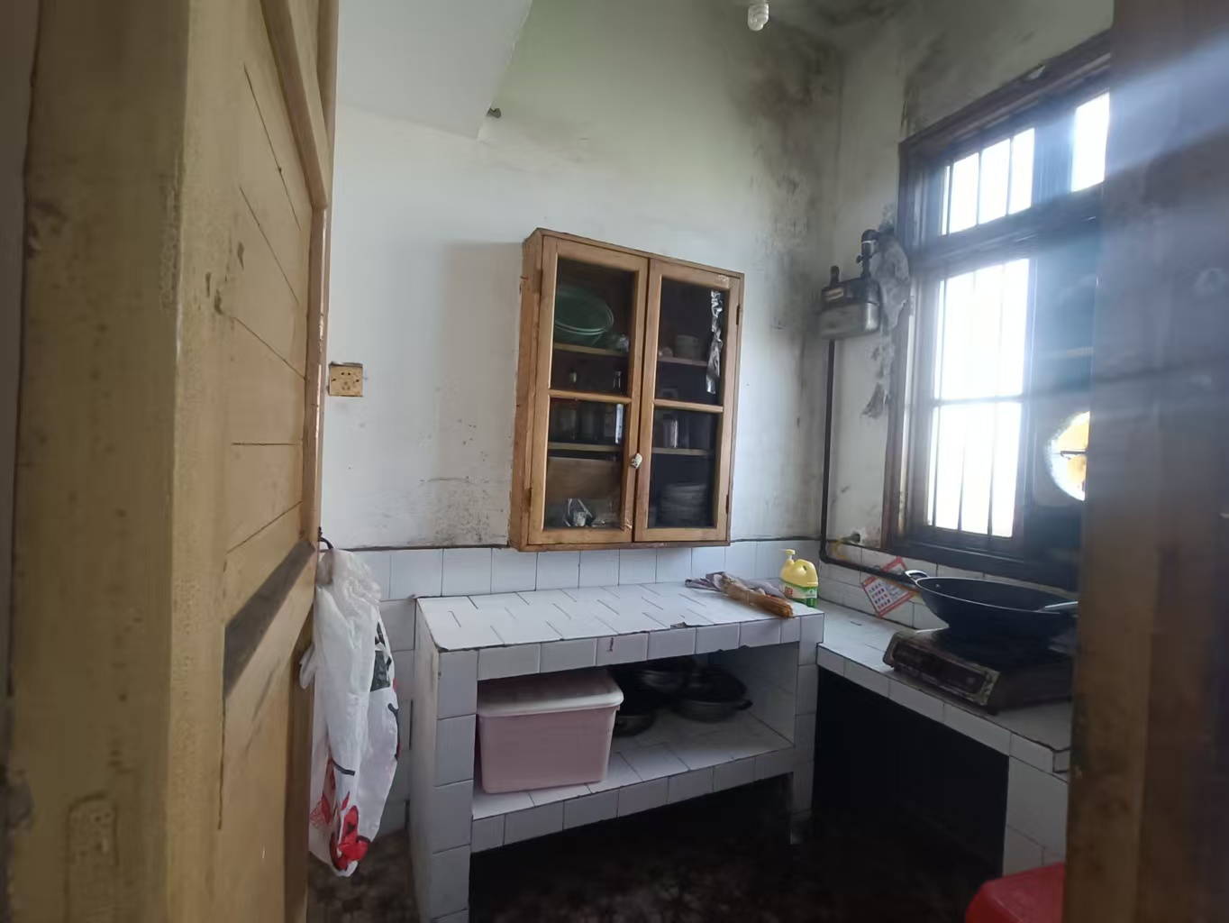 五金百货小区 1室1厅1卫 18.0万 五金百货小区 1室1厅1卫 18.0万客厅