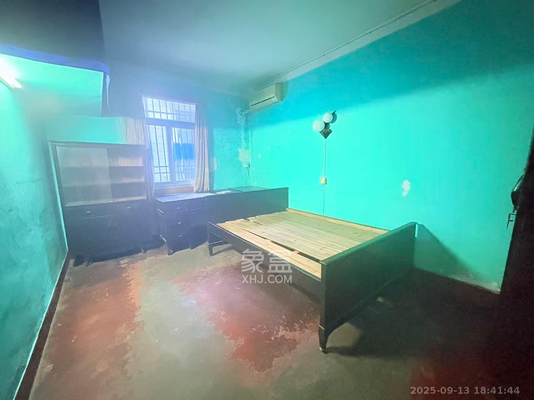 青山祠社区 2室1厅1卫 1500.0元/月 青山祠社区 2室1厅1卫 1500.0元/月室内图