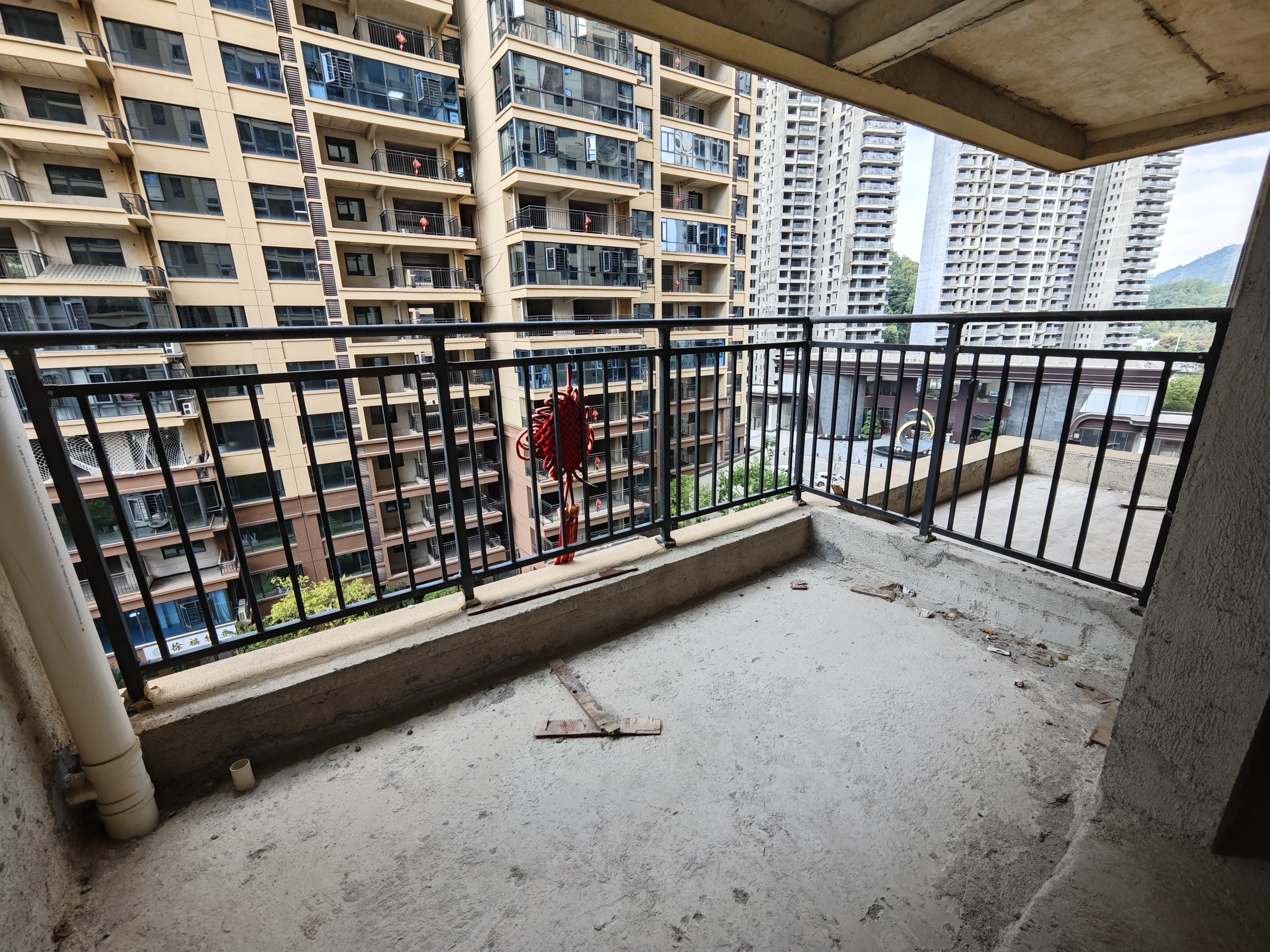 徐福桃花源 5室2厅2卫 99.8万 徐福桃花源 5室2厅2卫 99.8万阳台