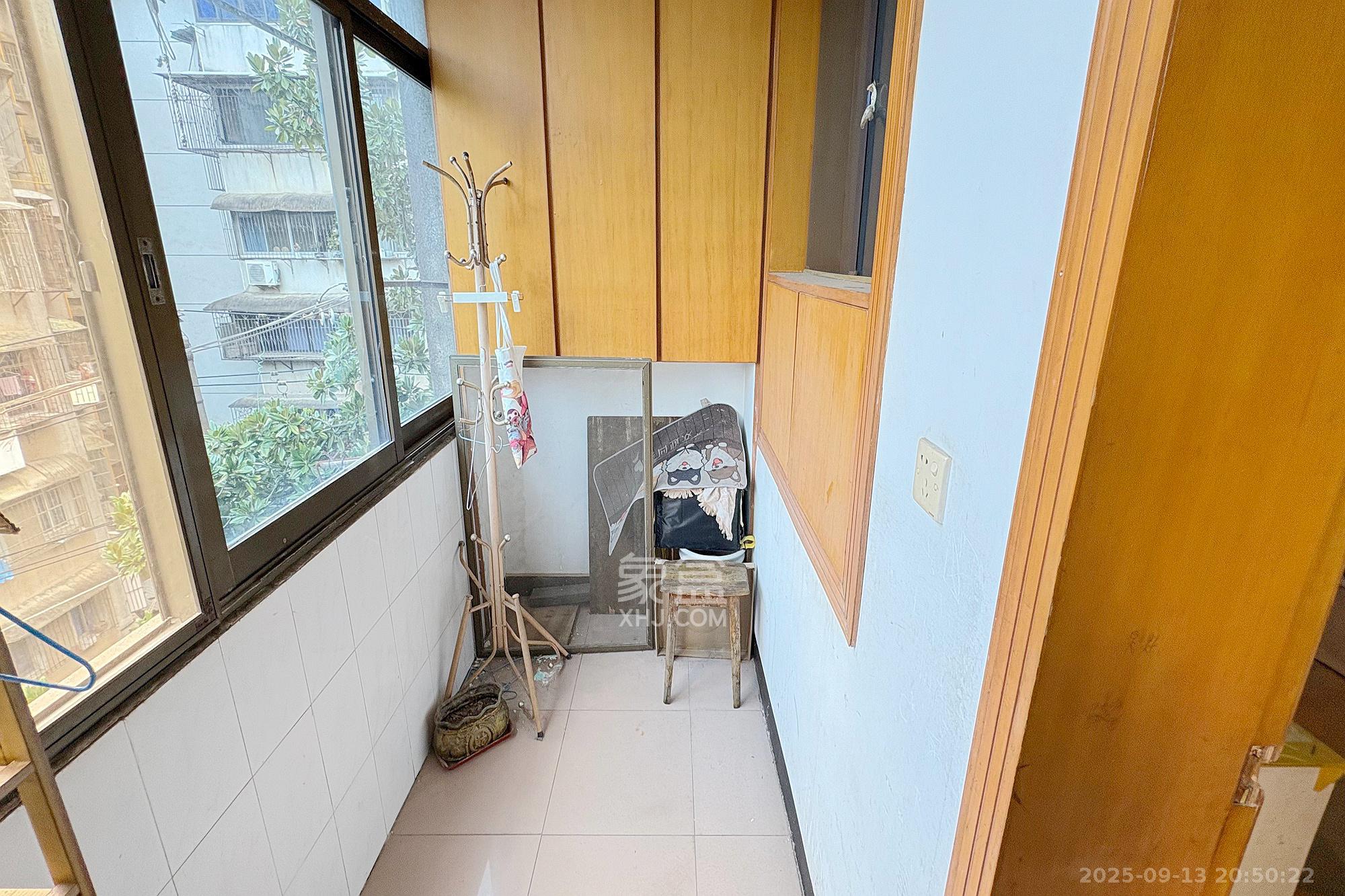 长沙市传染病医院职工宿舍  2室1厅1卫   35.00万阳台