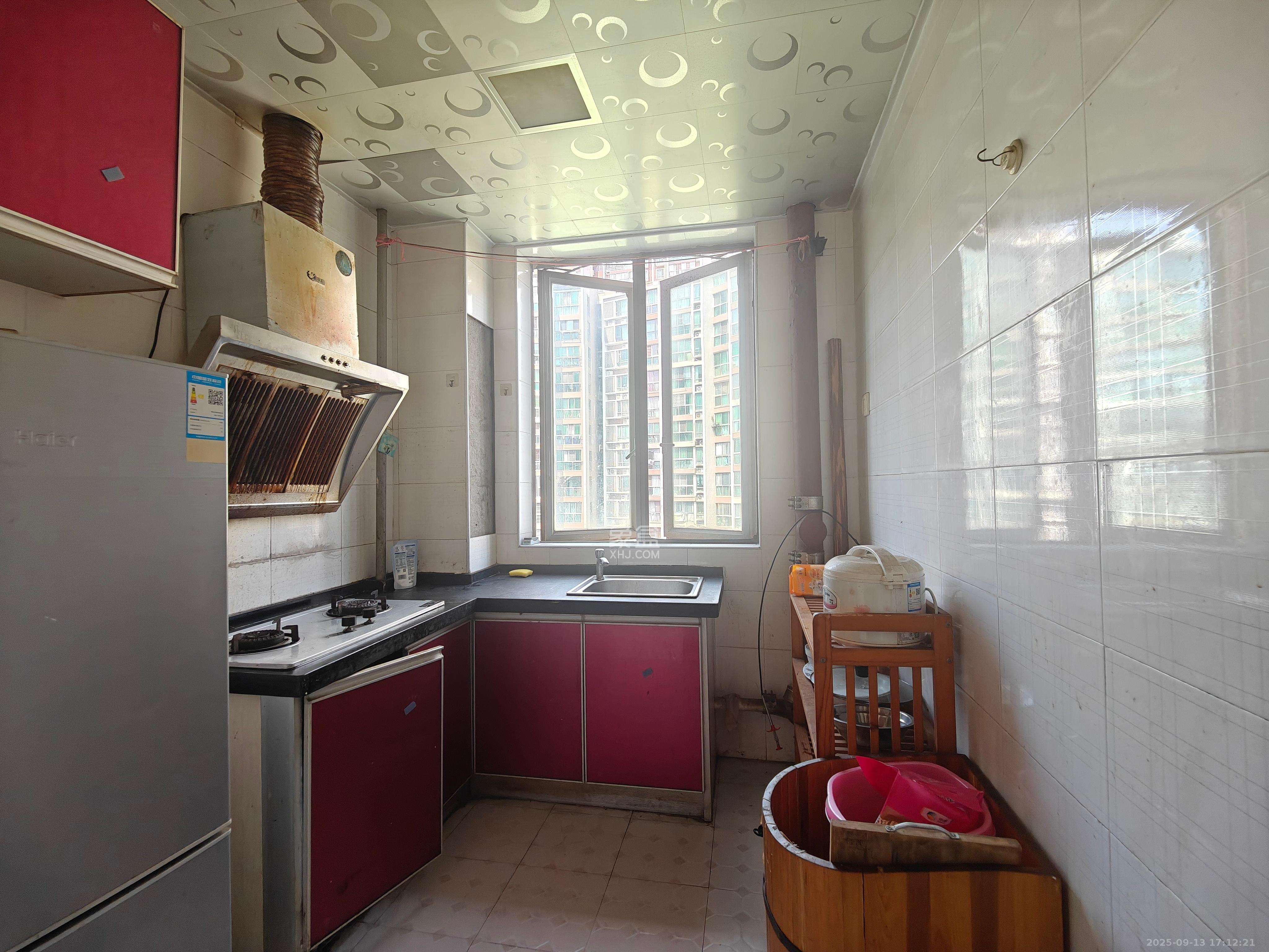 新城新世界一二三期  3室2厅1卫    2500.0元/月室内图