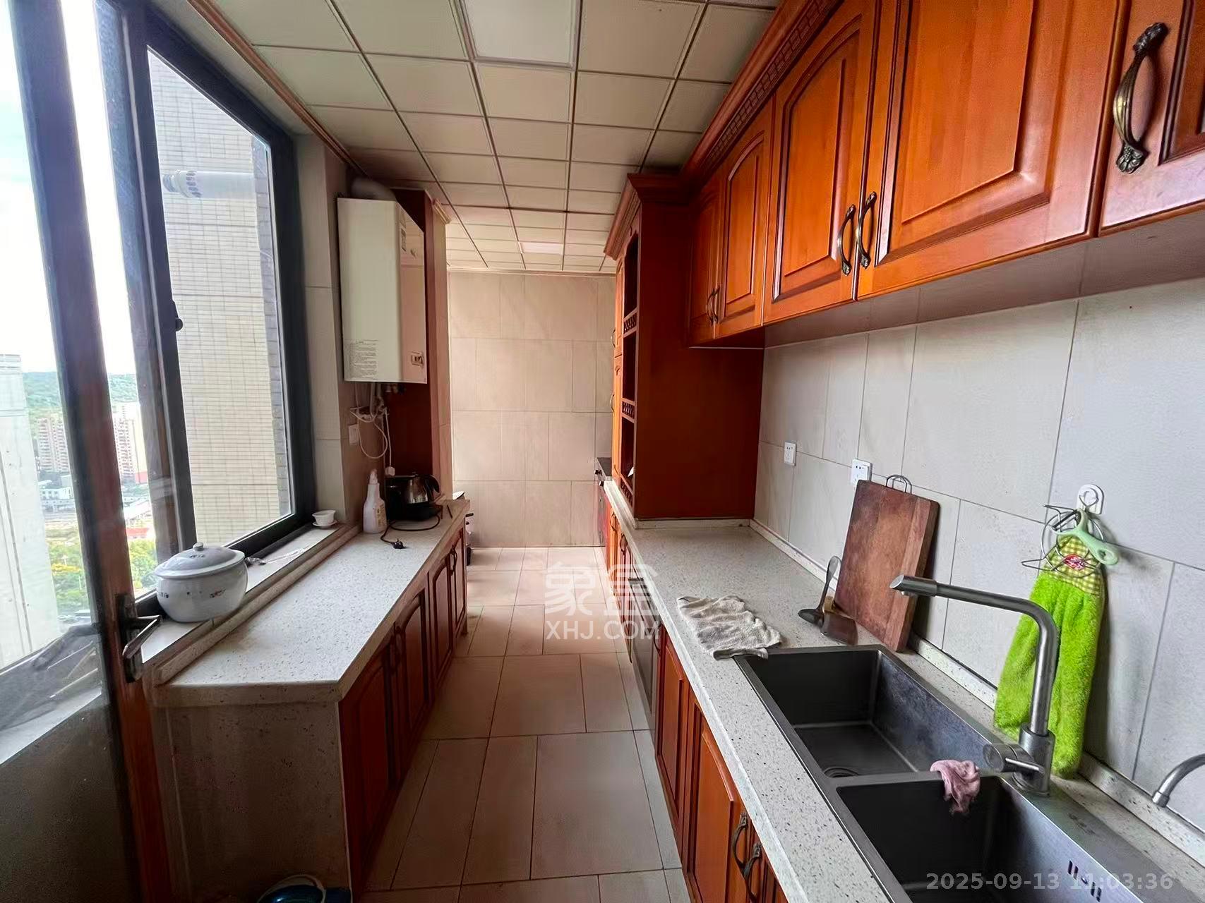 碧桂园南城首府(东宸林海) 4室2厅2卫 2600.0元/月 碧桂园南城首府(东宸林海) 4室2厅2卫 2600.0元/月室内图