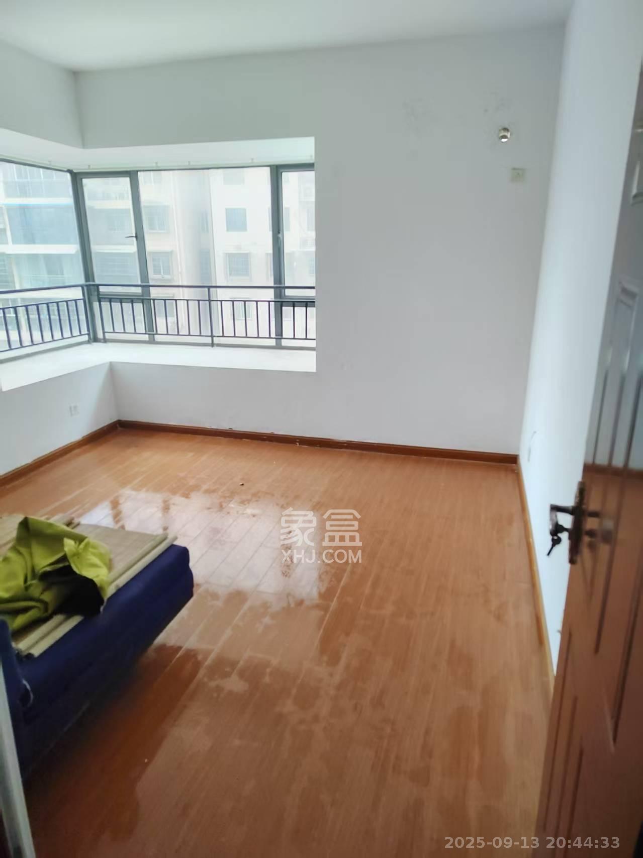 卓越蔚蓝海岸二期  2室2厅1卫   1500.00元/月室内图