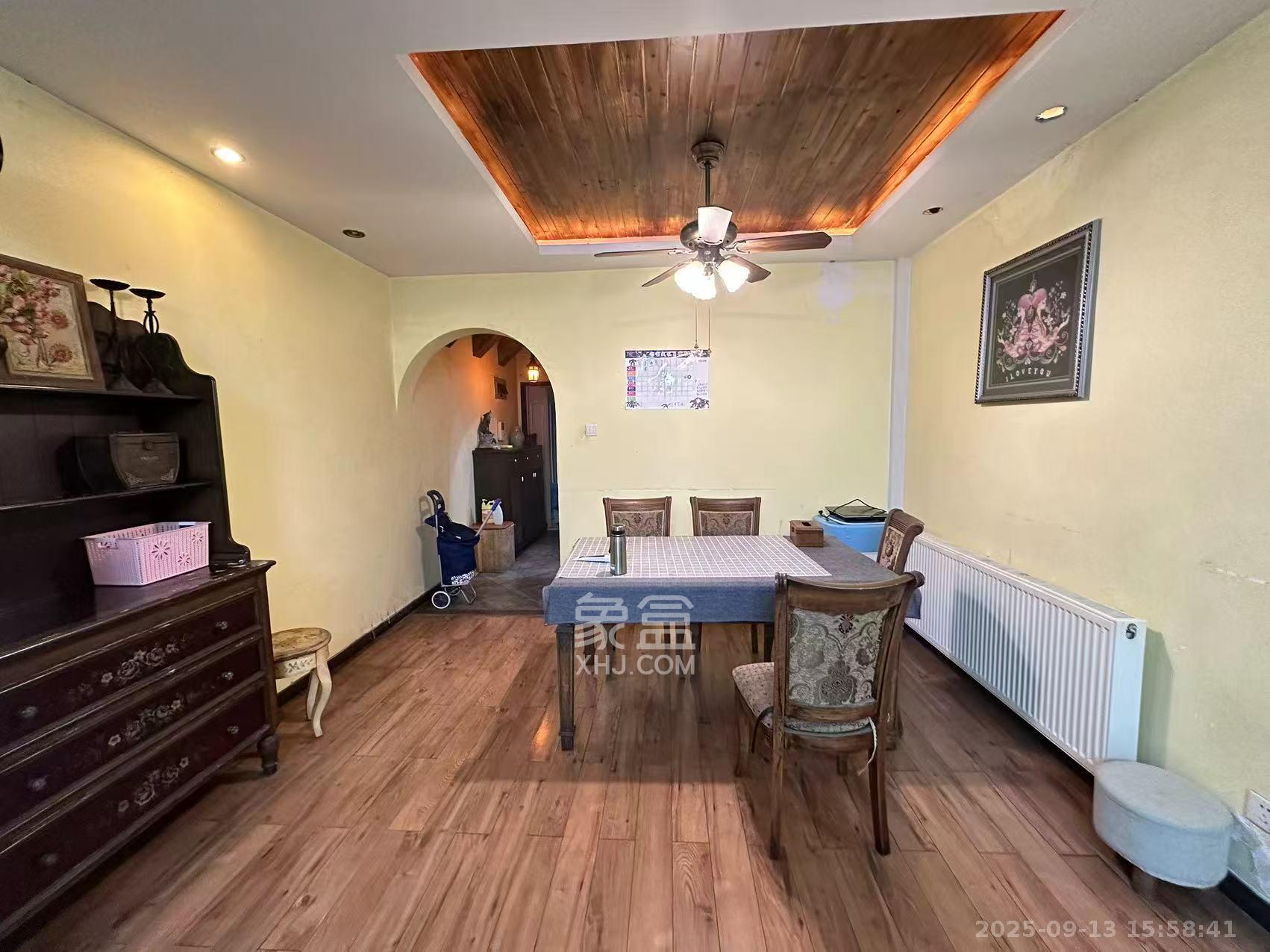 金碧文华 3室2厅1卫 2100.0元/月 金碧文华 3室2厅1卫 2100.0元/月室内图