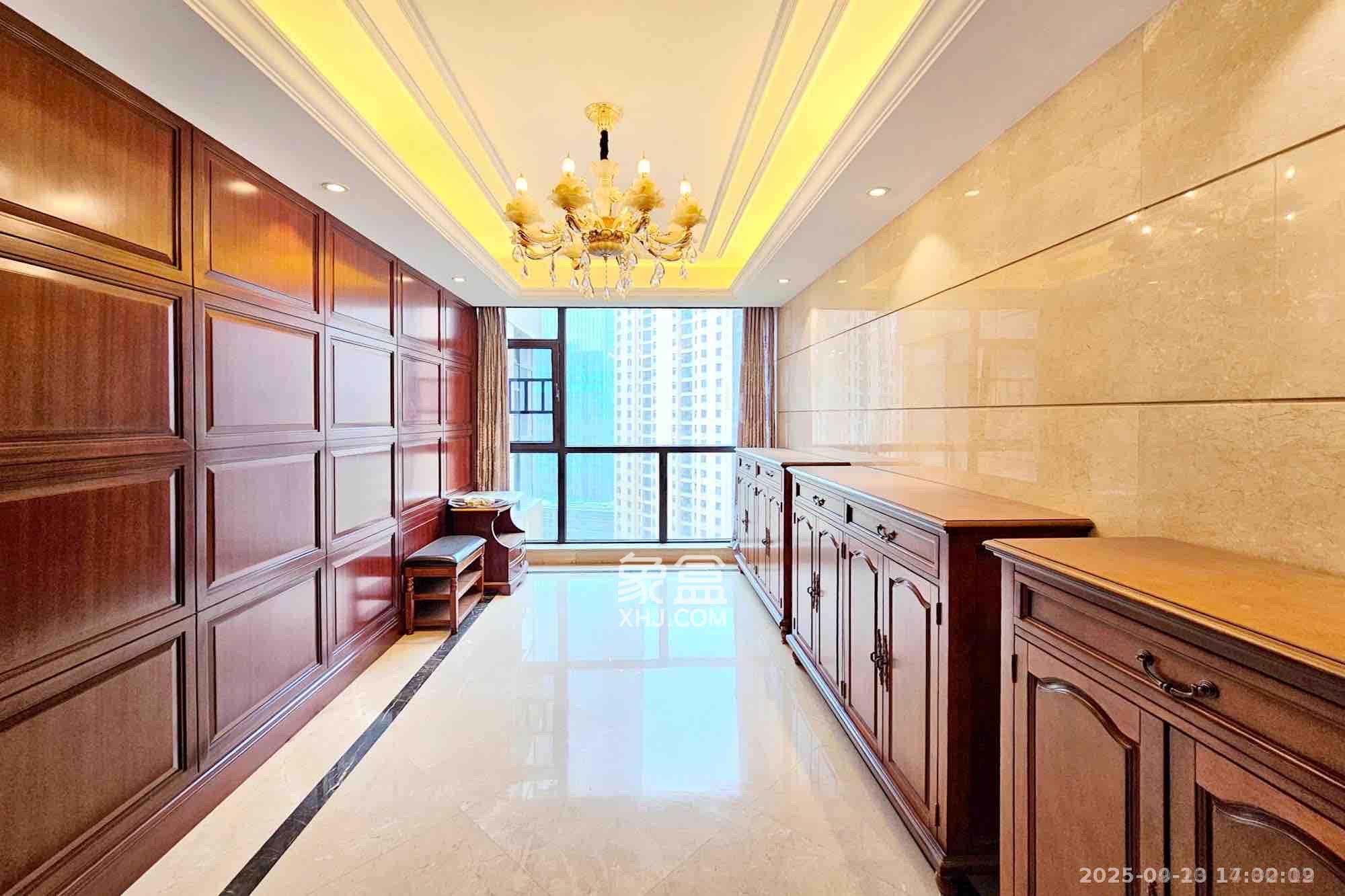 运达中央广场一、二期  4室2厅3卫    13000.0元/月室内图