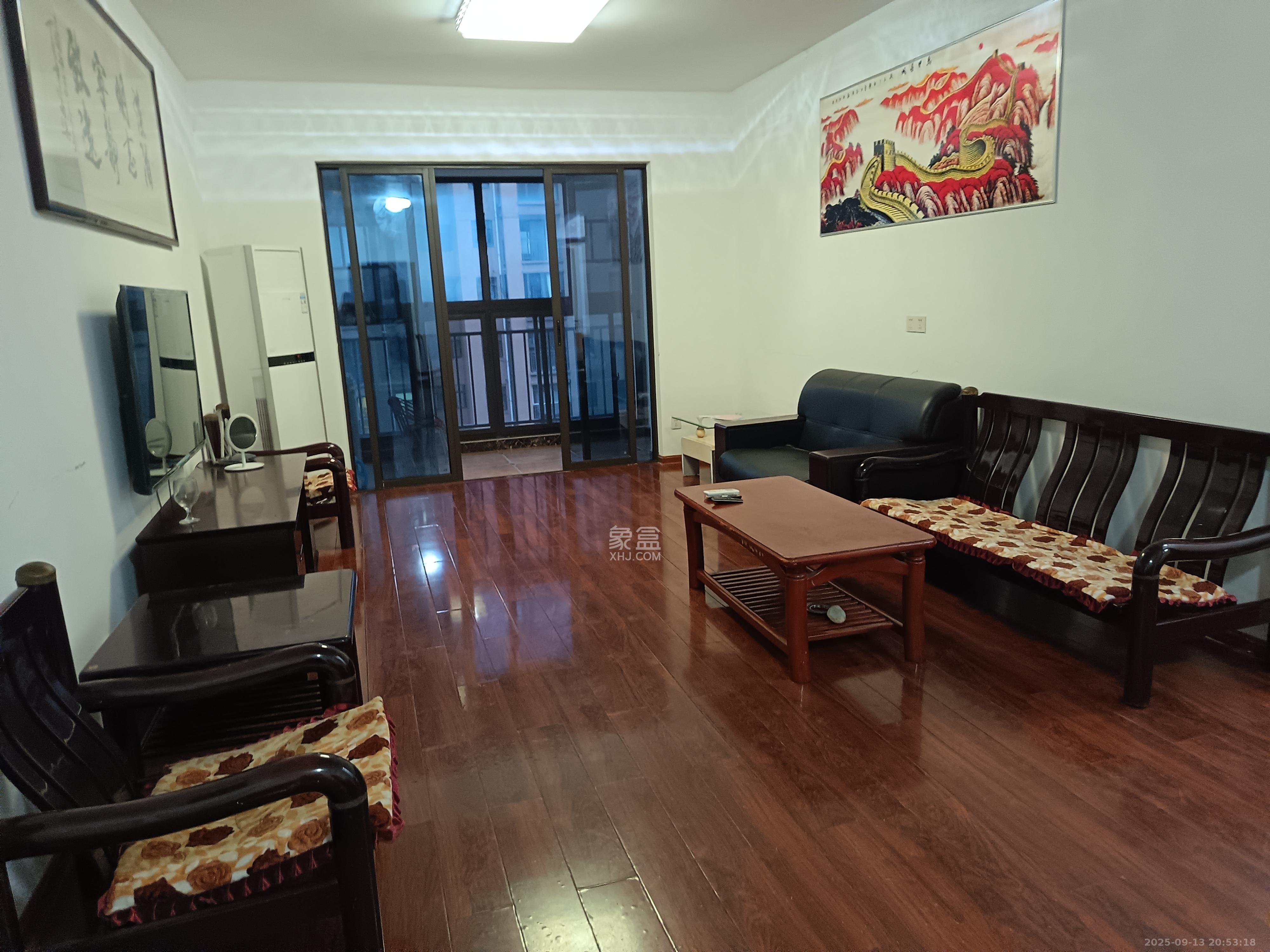 德润小区(丰升德润小区) 3室2厅2卫 2480.0元/月 德润小区(丰升德润小区) 3室2厅2卫 2480.0元/月室内图