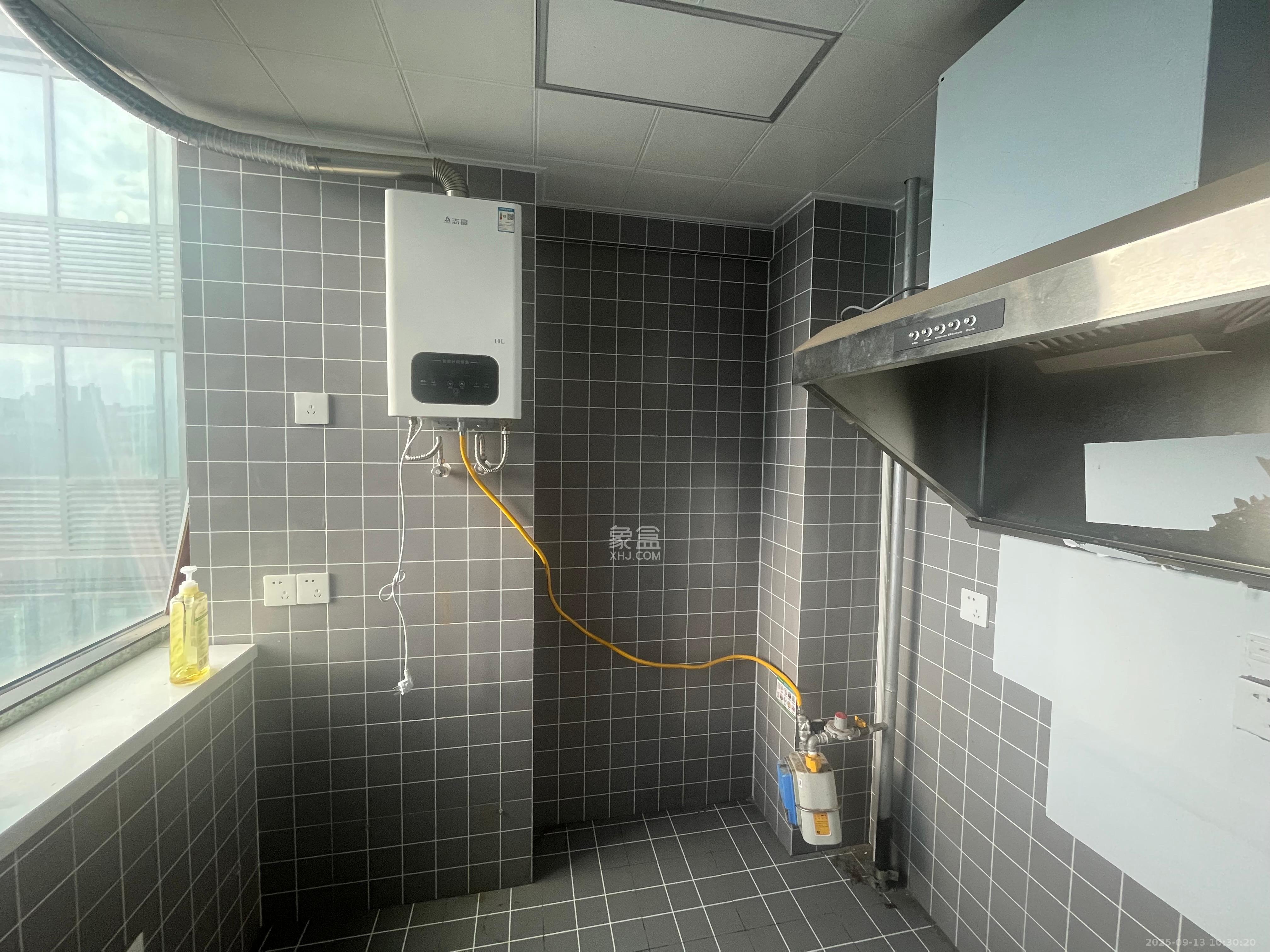 未来漫城  1室1厅1卫    1300.0元/月室内图