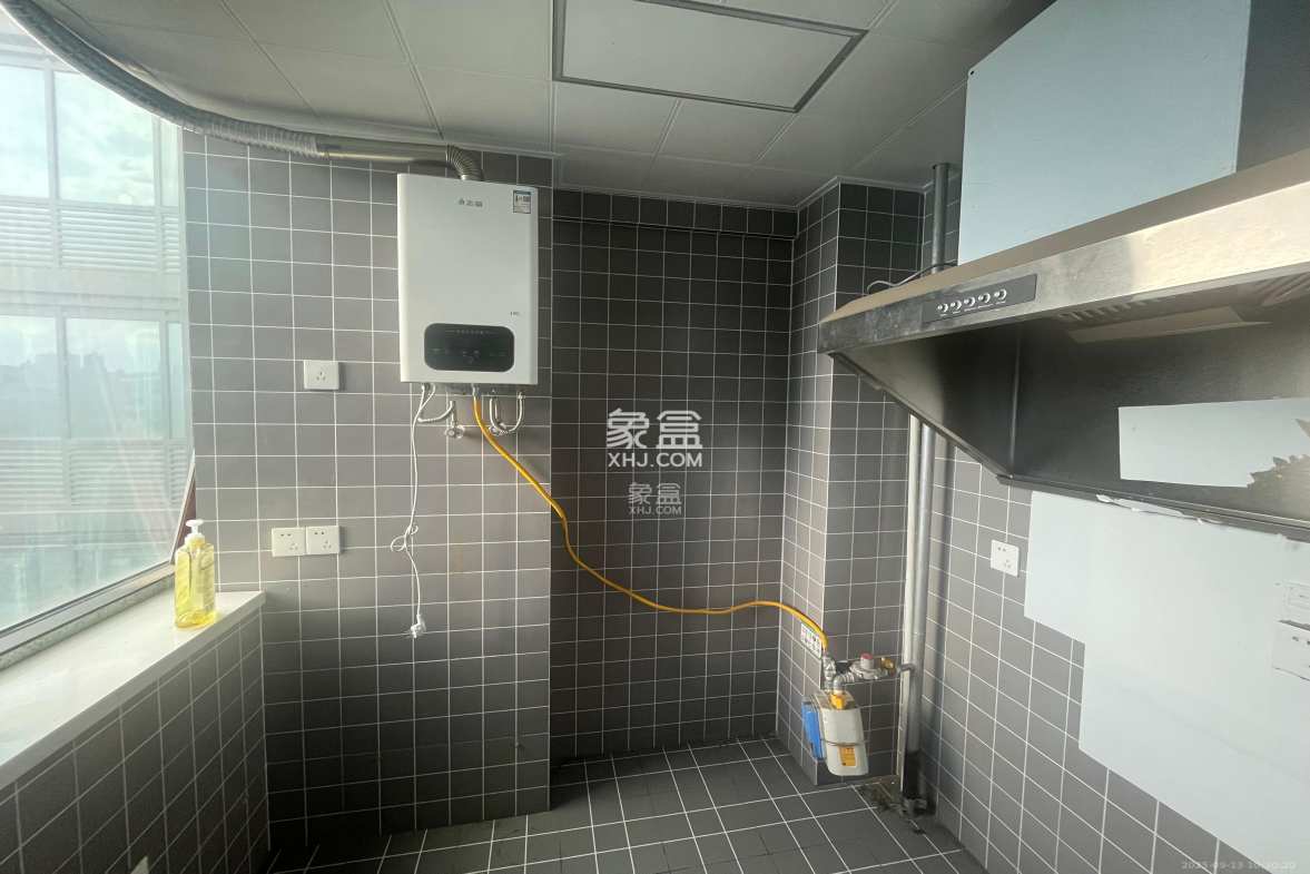 未来漫城  1室1厅1卫    1300.0元/月 未来漫城  1室1厅1卫    1300.0元/月室内图