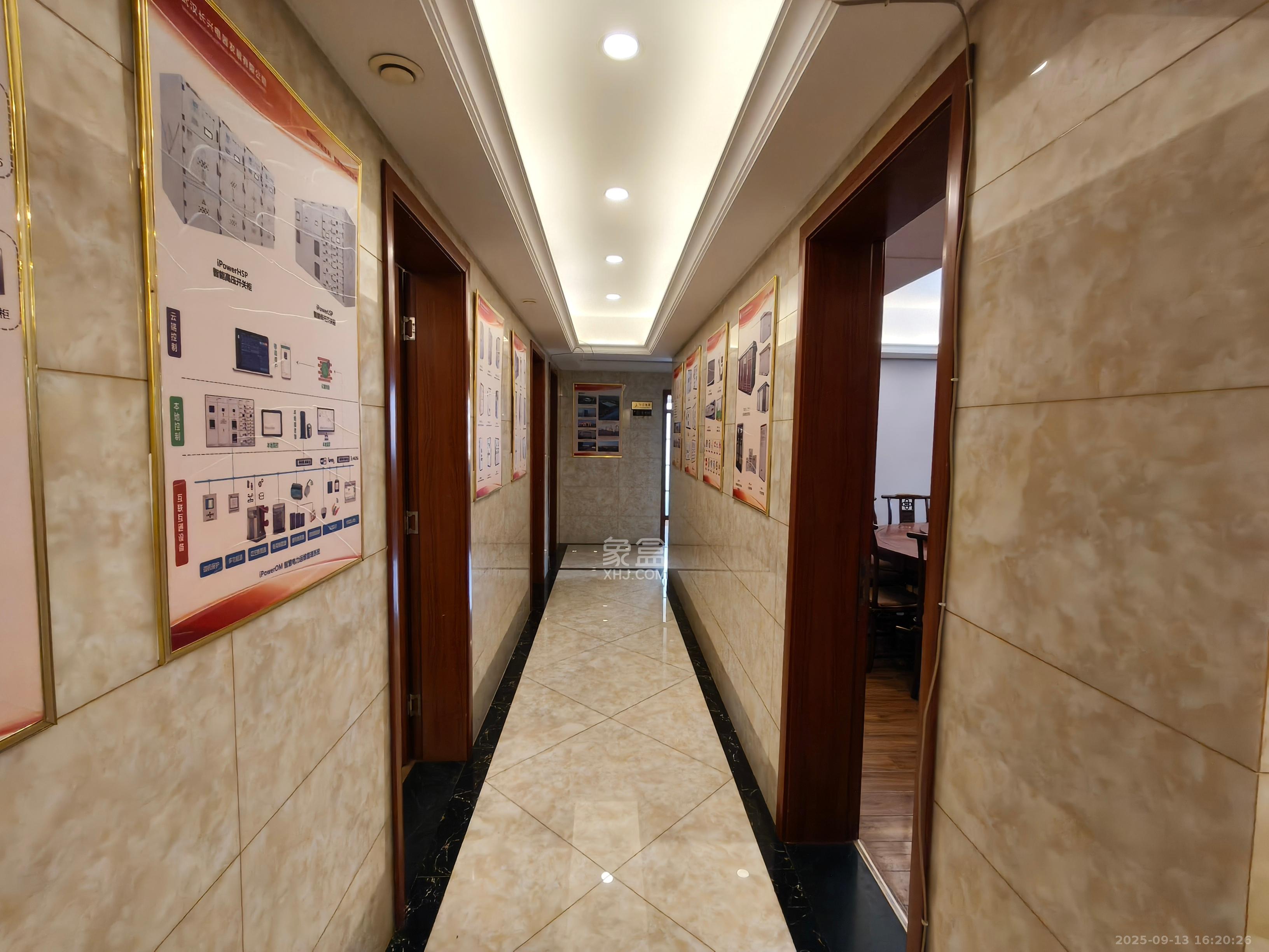 奥林匹克花园  4室2厅2卫    7800.0元/月室内图