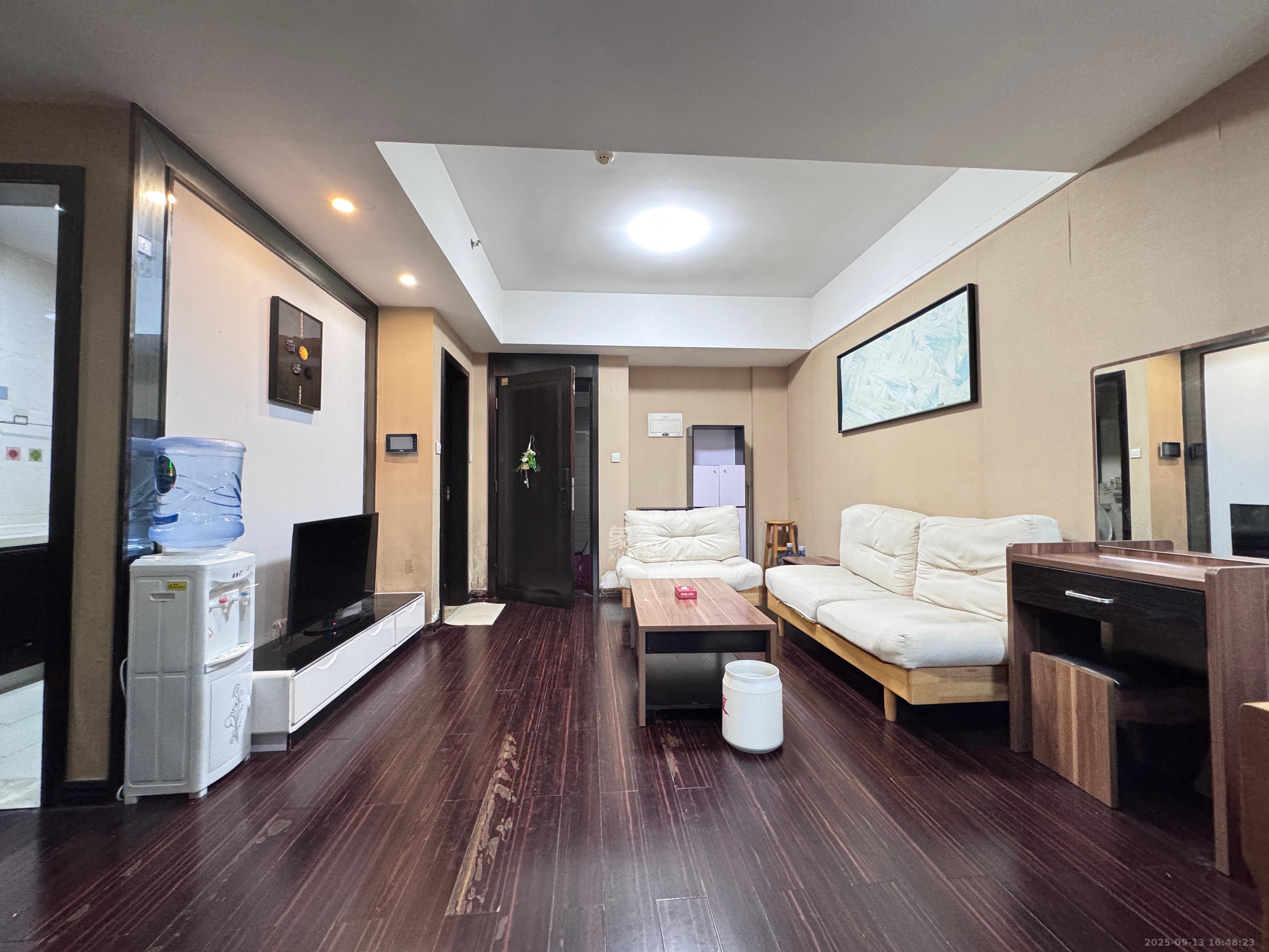 德思勤城市广场(宝格丽公寓) 1室1厅1卫 1800.0元/月 德思勤城市广场(宝格丽公寓) 1室1厅1卫 1800.0元/月室内图