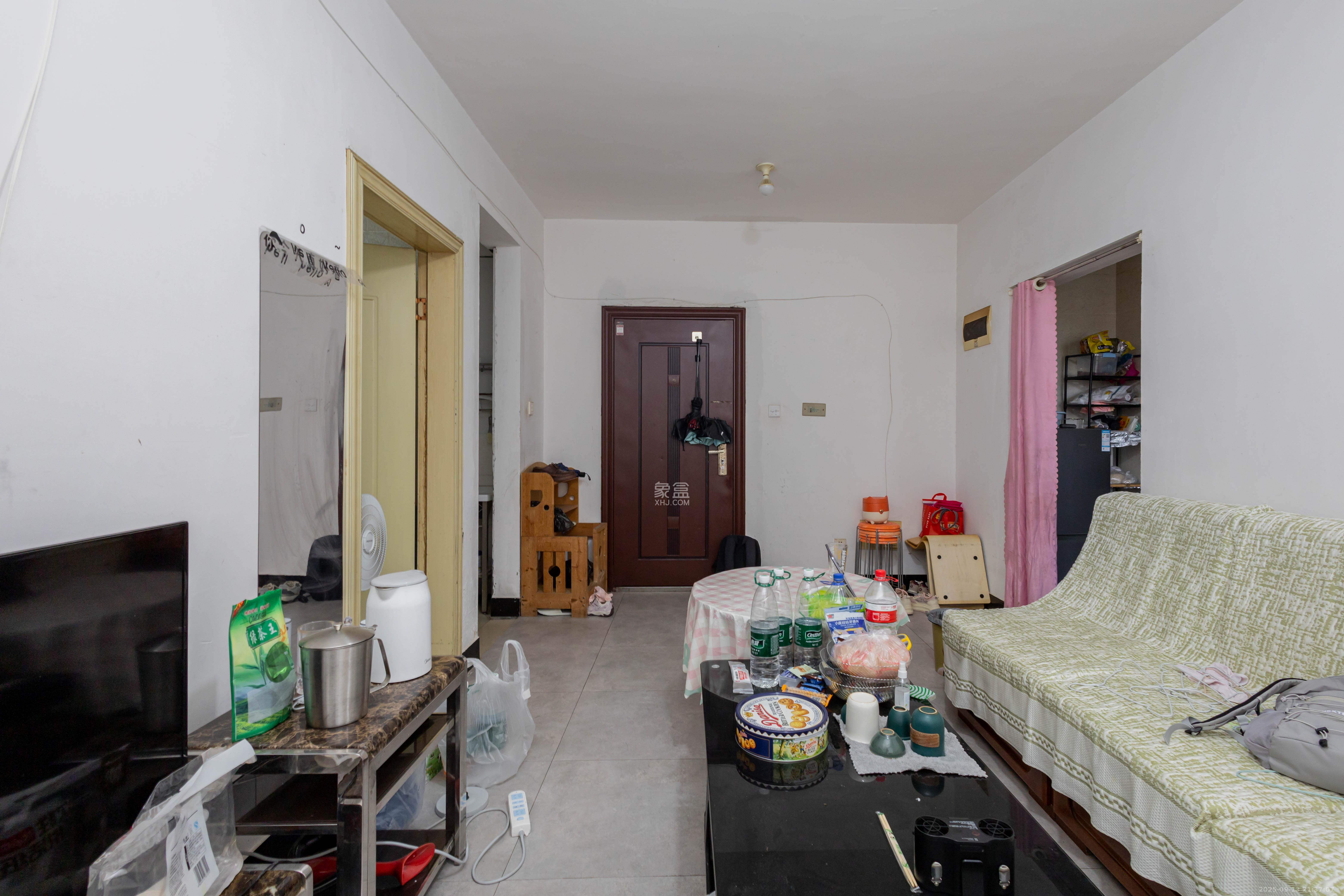 中国铁建国际城一期  1室1厅1卫    30.0万客厅