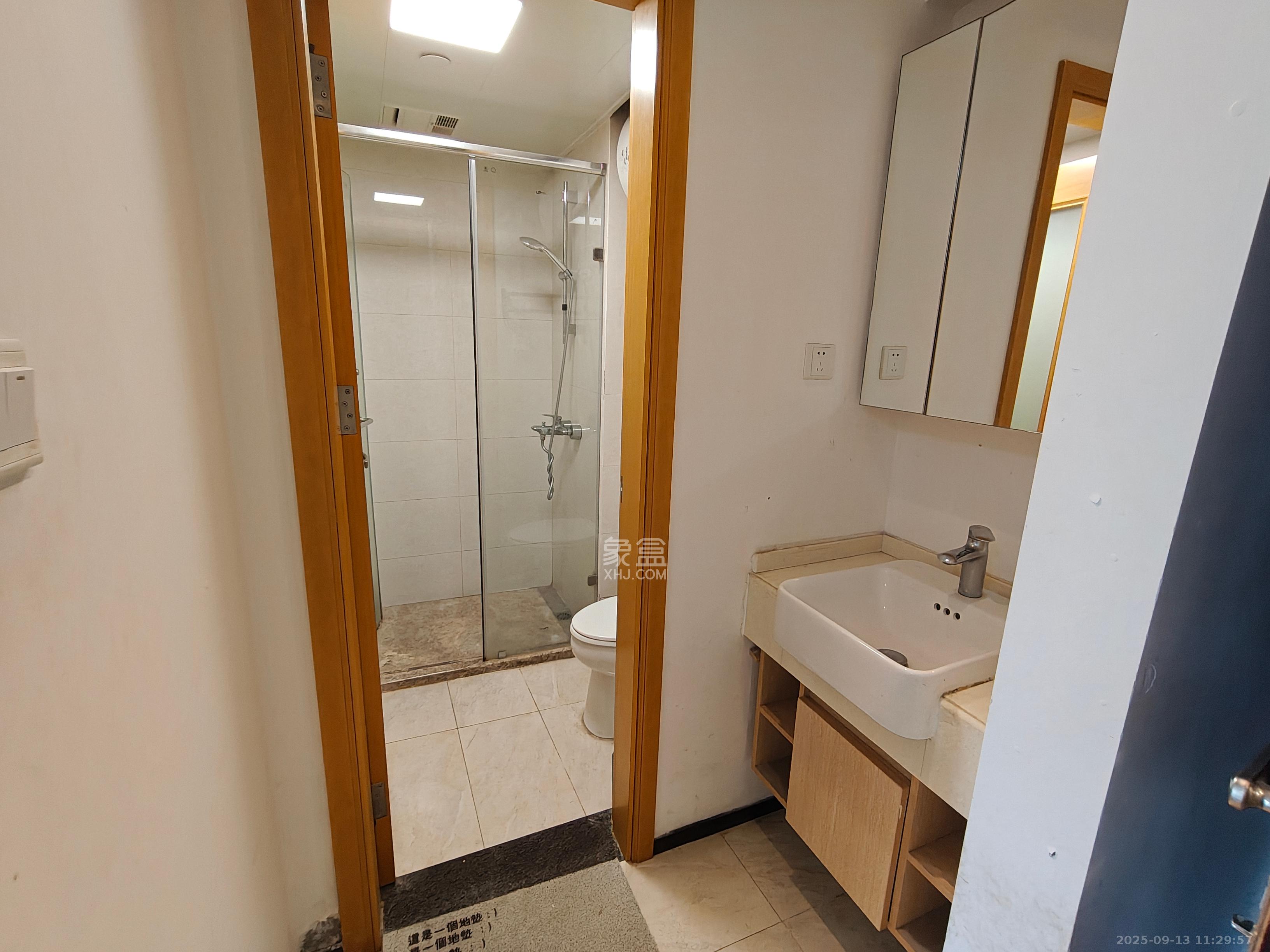 中海新城熙岸(中信新城五期) 1室1厅1卫 1500.00元/月 中海新城熙岸(中信新城五期) 1室1厅1卫 1500.00元/月室内图