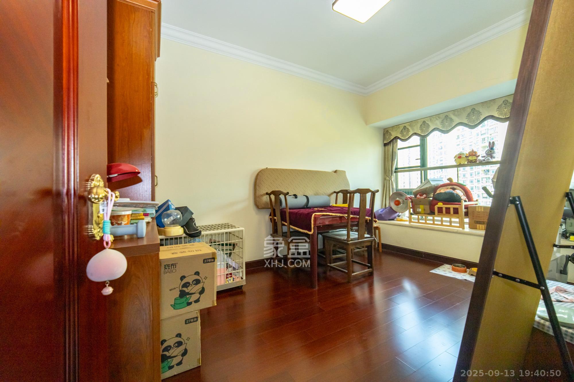 恒大雅苑  3室2厅2卫    125.0万卧室