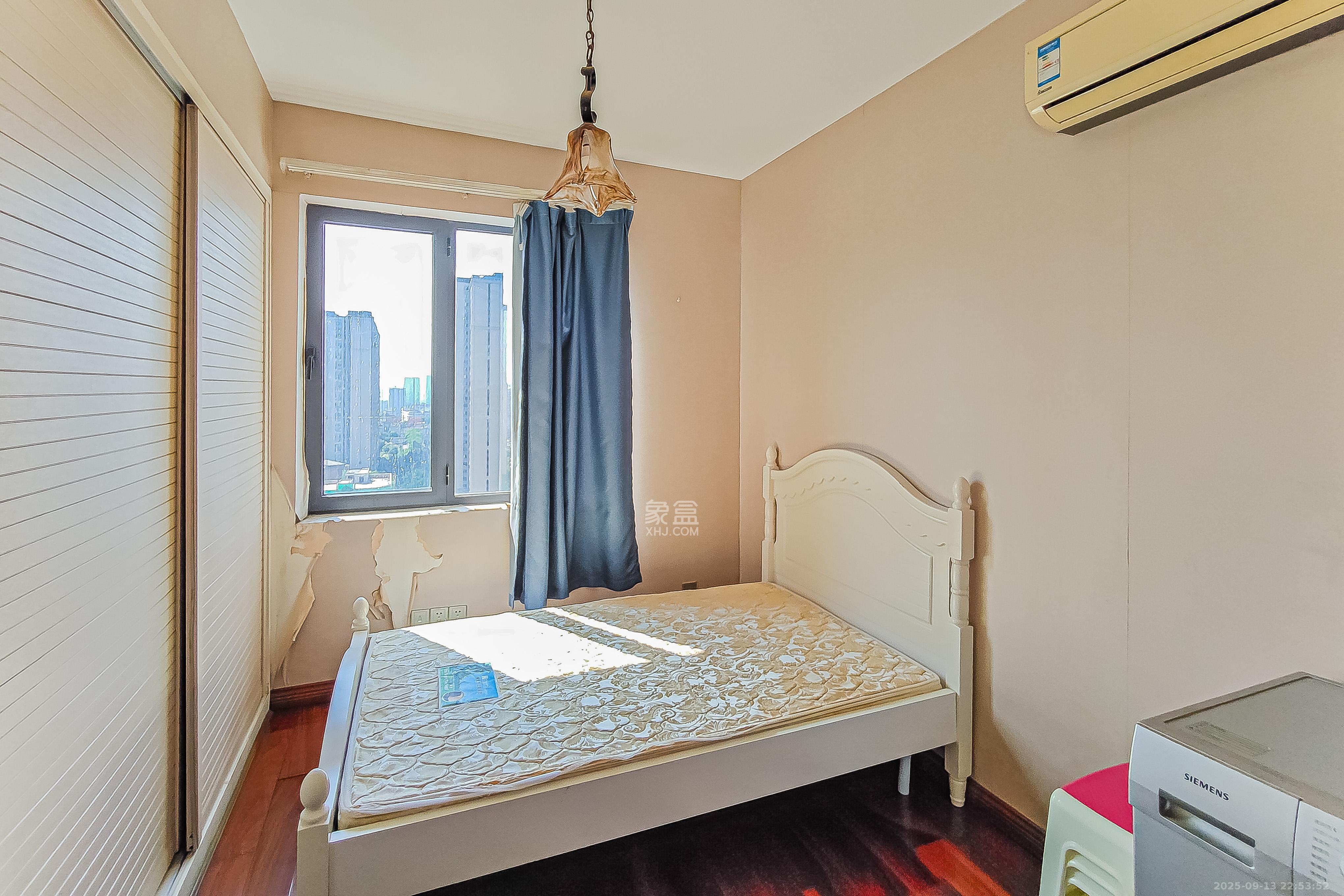 三万英尺 4室2厅1卫 142.0万 三万英尺 4室2厅1卫 142.0万卧室