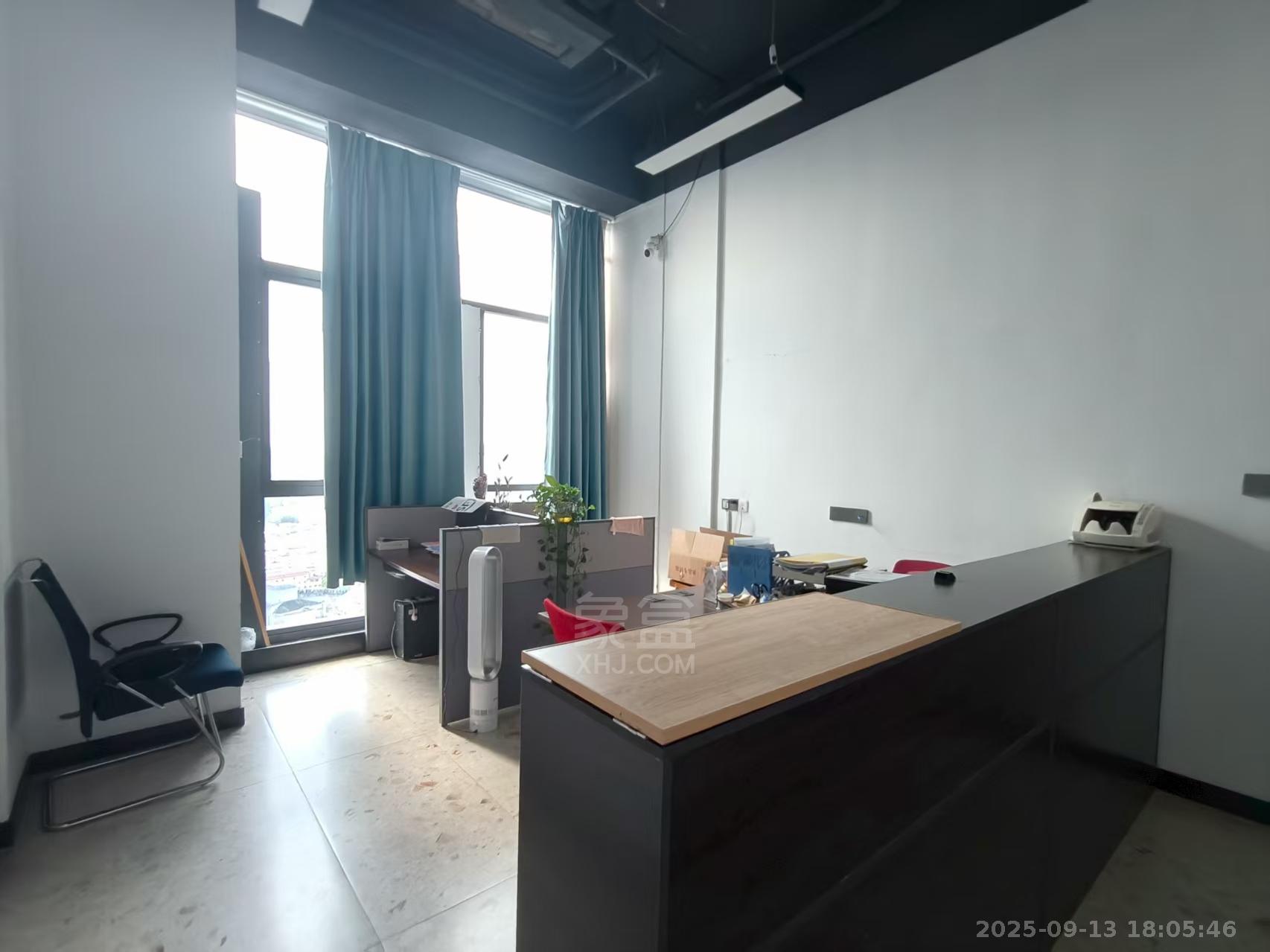 未来云环球中心  1室0厅0卫    20000.0元/月室内图