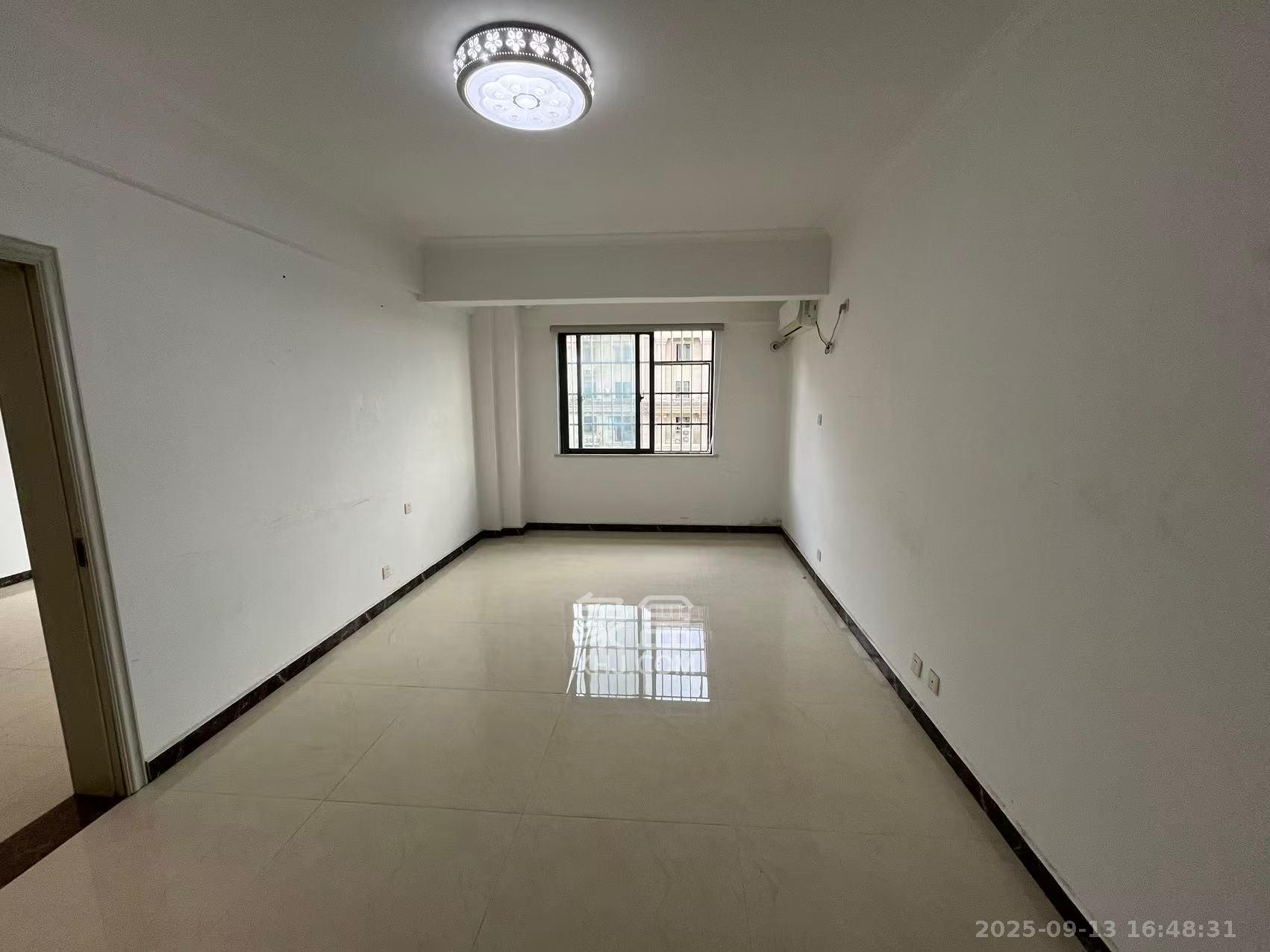 阳光锦城 1室1厅1卫 1600.0元/月 阳光锦城 1室1厅1卫 1600.0元/月室内图