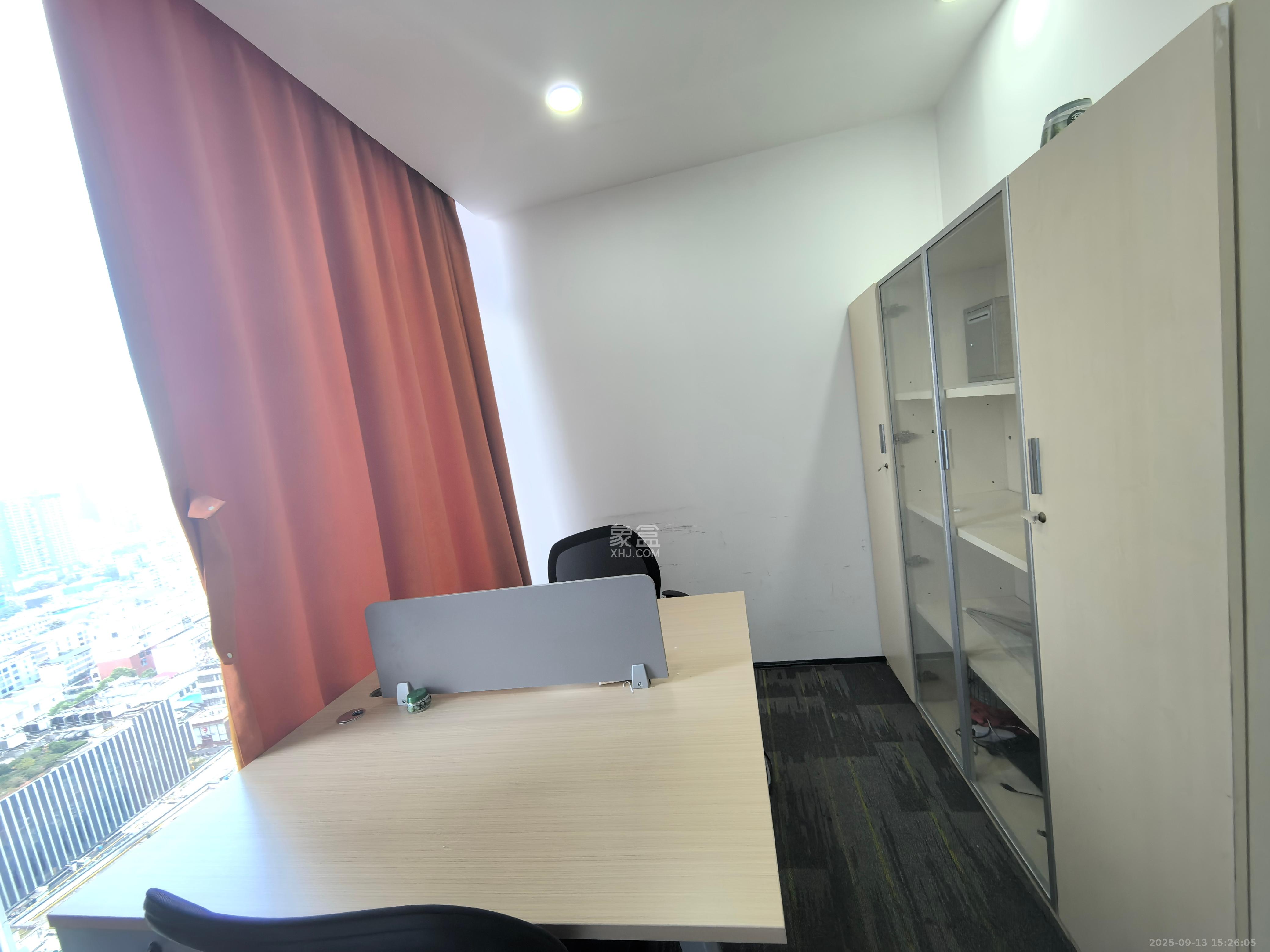 万达广场   228.0㎡      10000.0元/月室内图