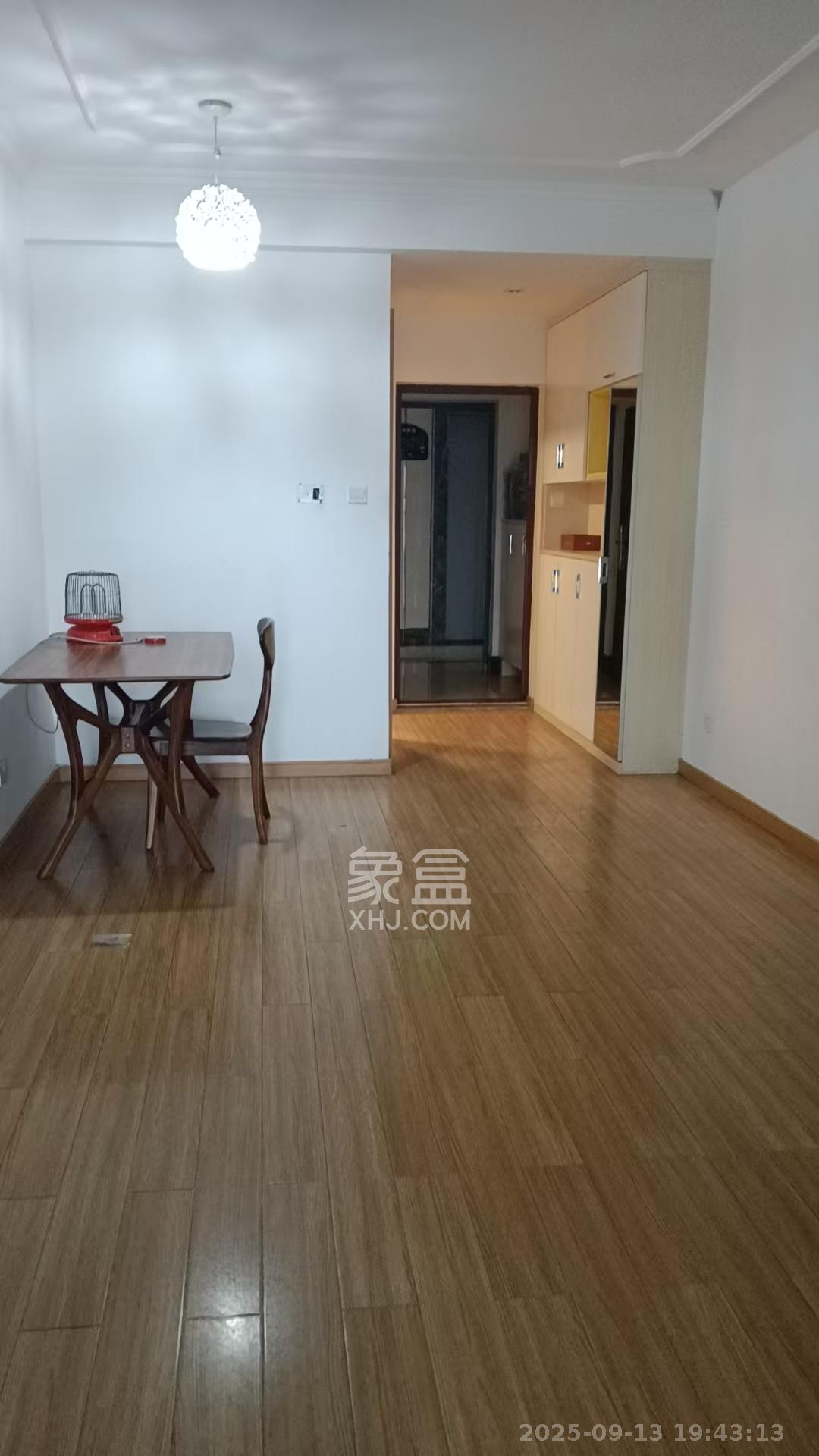 旭辉国际广场(永升商业广场) 3室2厅2卫 3200.0元/月 旭辉国际广场(永升商业广场) 3室2厅2卫 3200.0元/月室内图