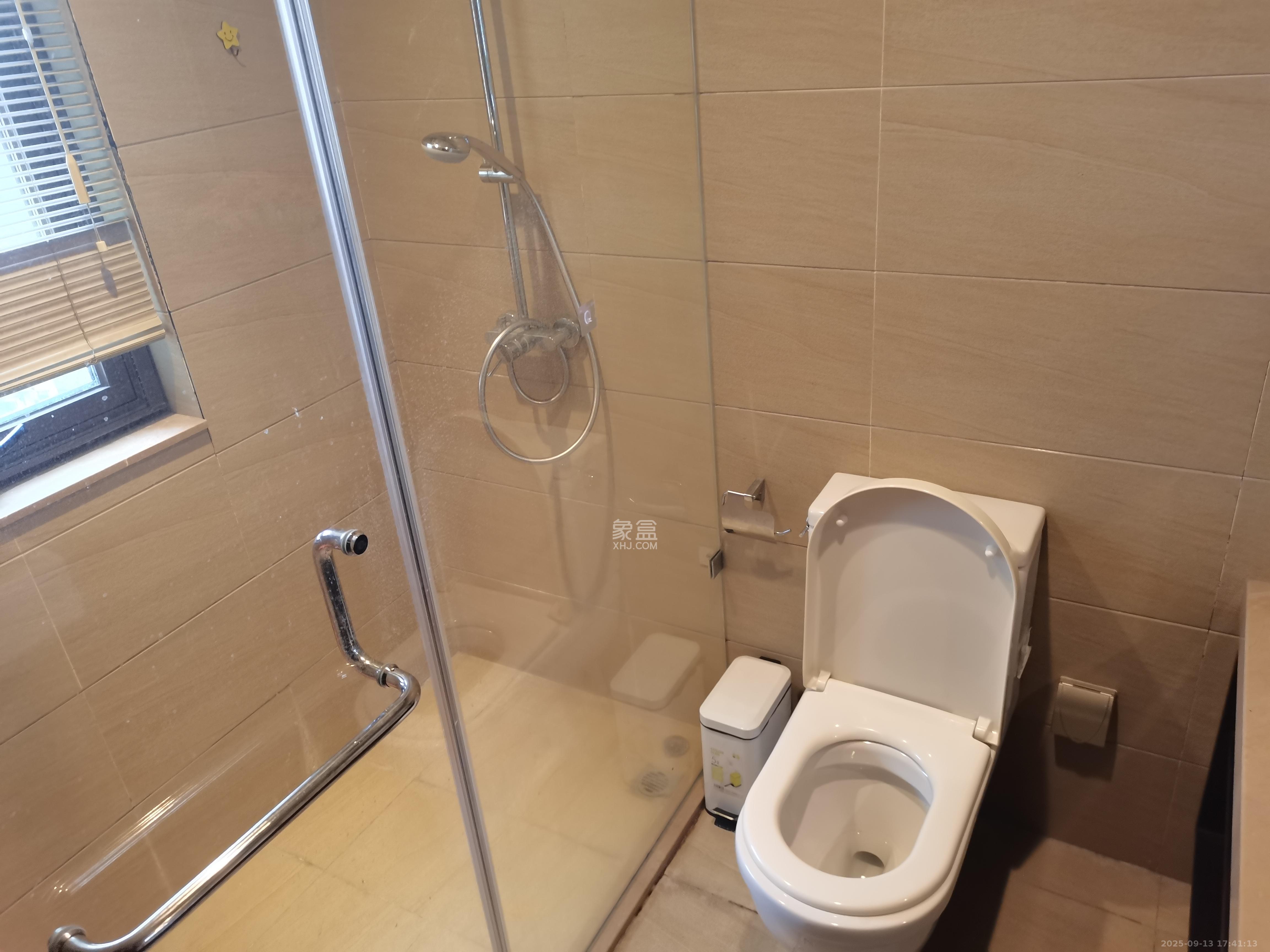 华远华中心  5室2厅2卫    18000.0元/月室内图