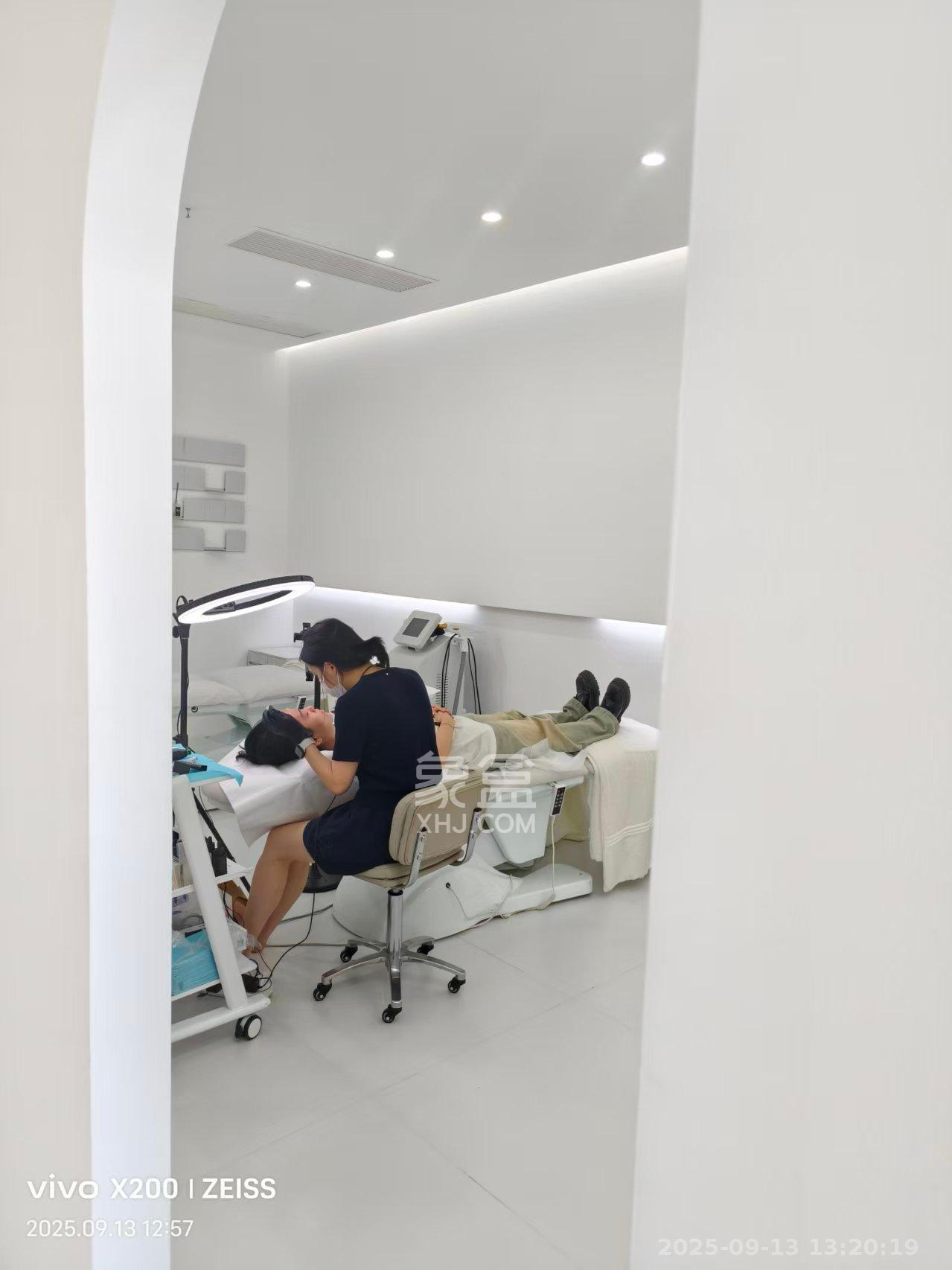 世茂铂曼  1室1厅1卫    5000.0元/月室内图