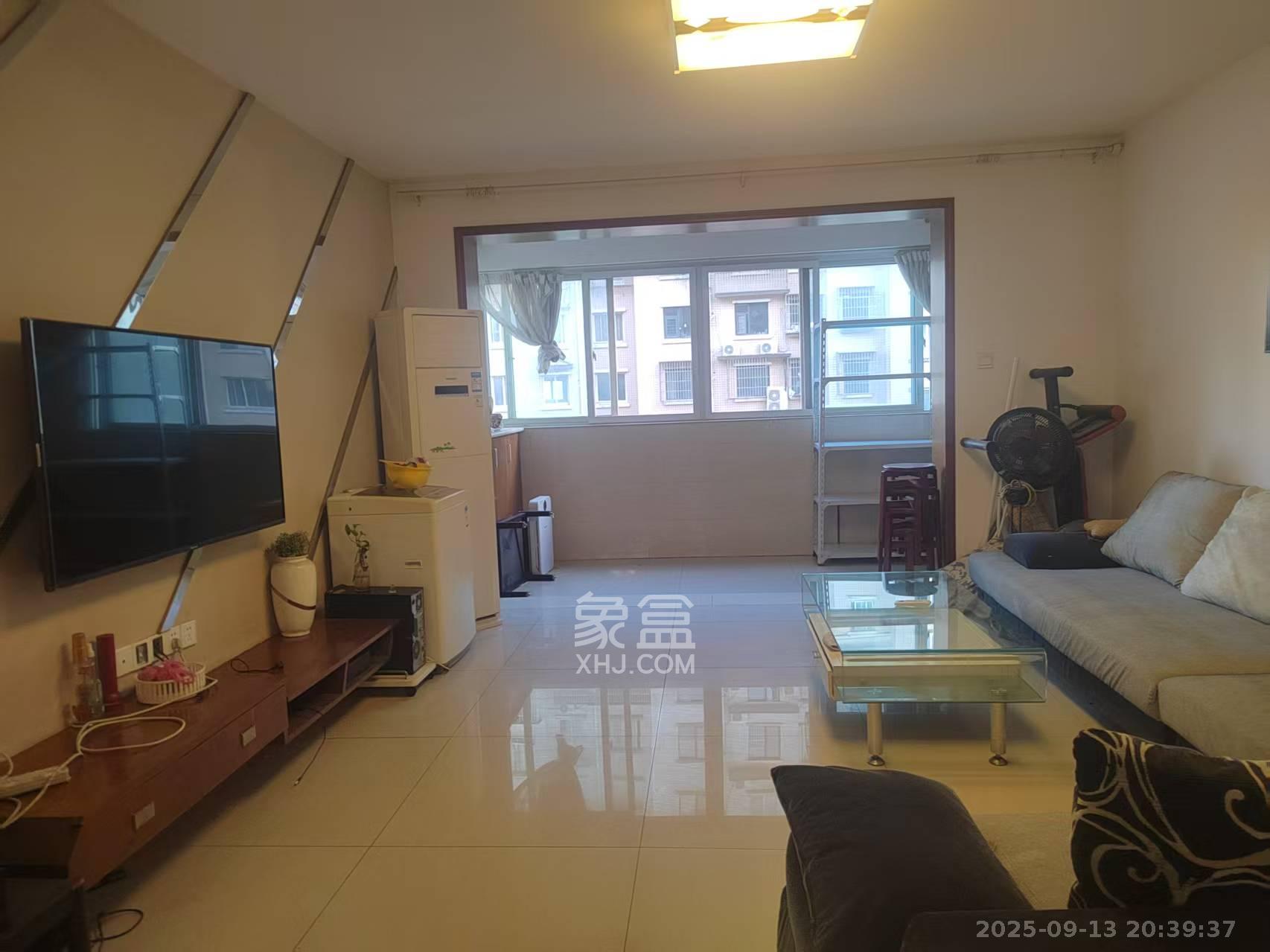 海利科院佳园  3室2厅2卫    2400.0元/月室内图