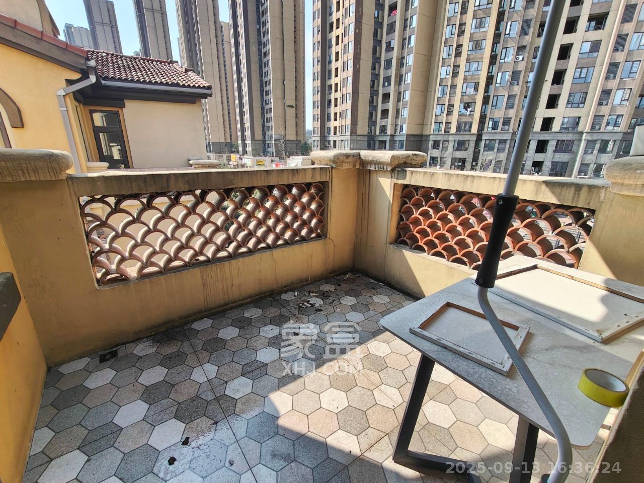 金地三千府(金地湖山樾、金地自在城) 5室2厅3卫 6500.0元/月 金地三千府(金地湖山樾、金地自在城) 5室2厅3卫 6500.0元/月室内图