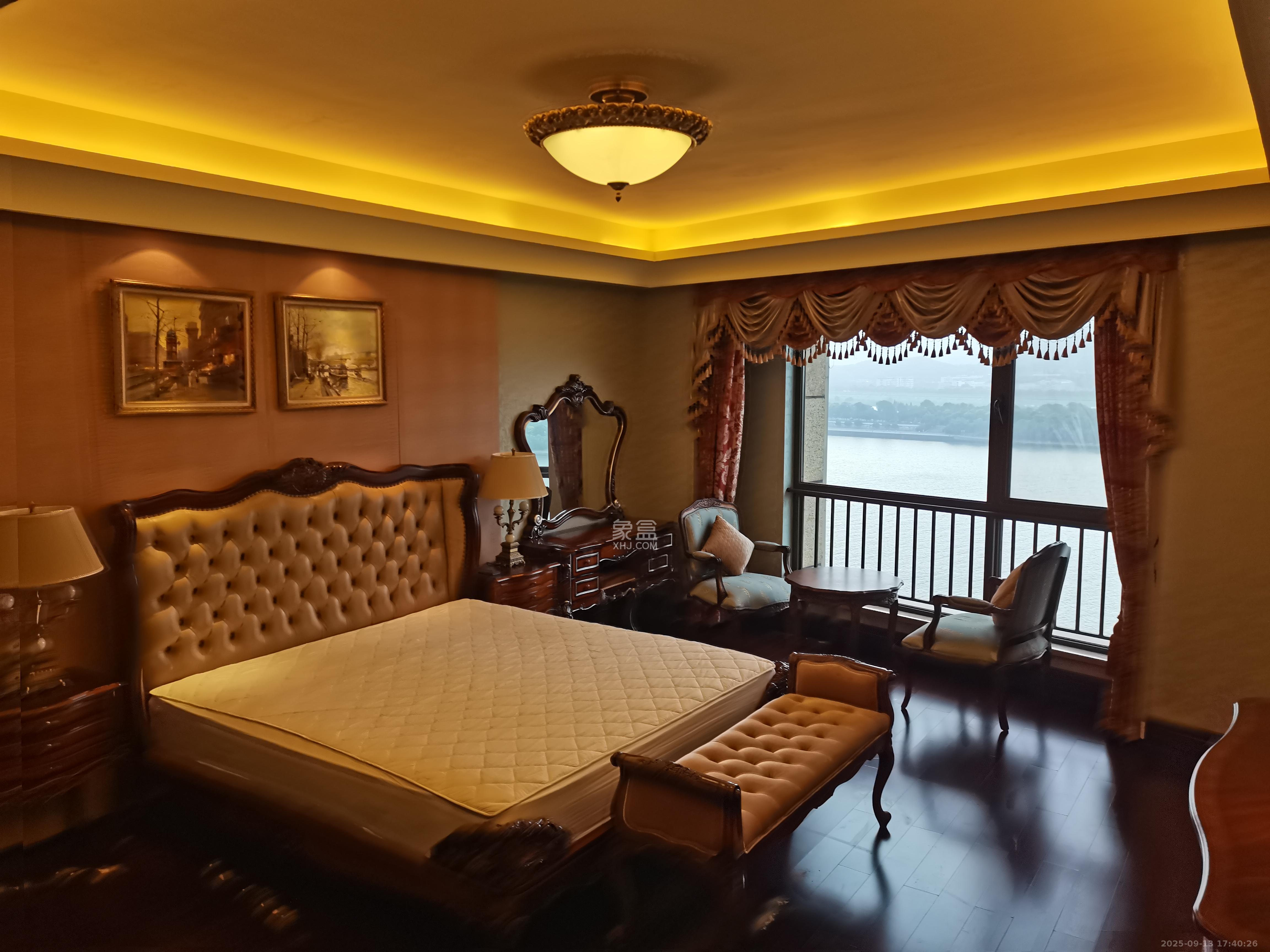 华远华中心  5室2厅2卫    18000.0元/月室内图