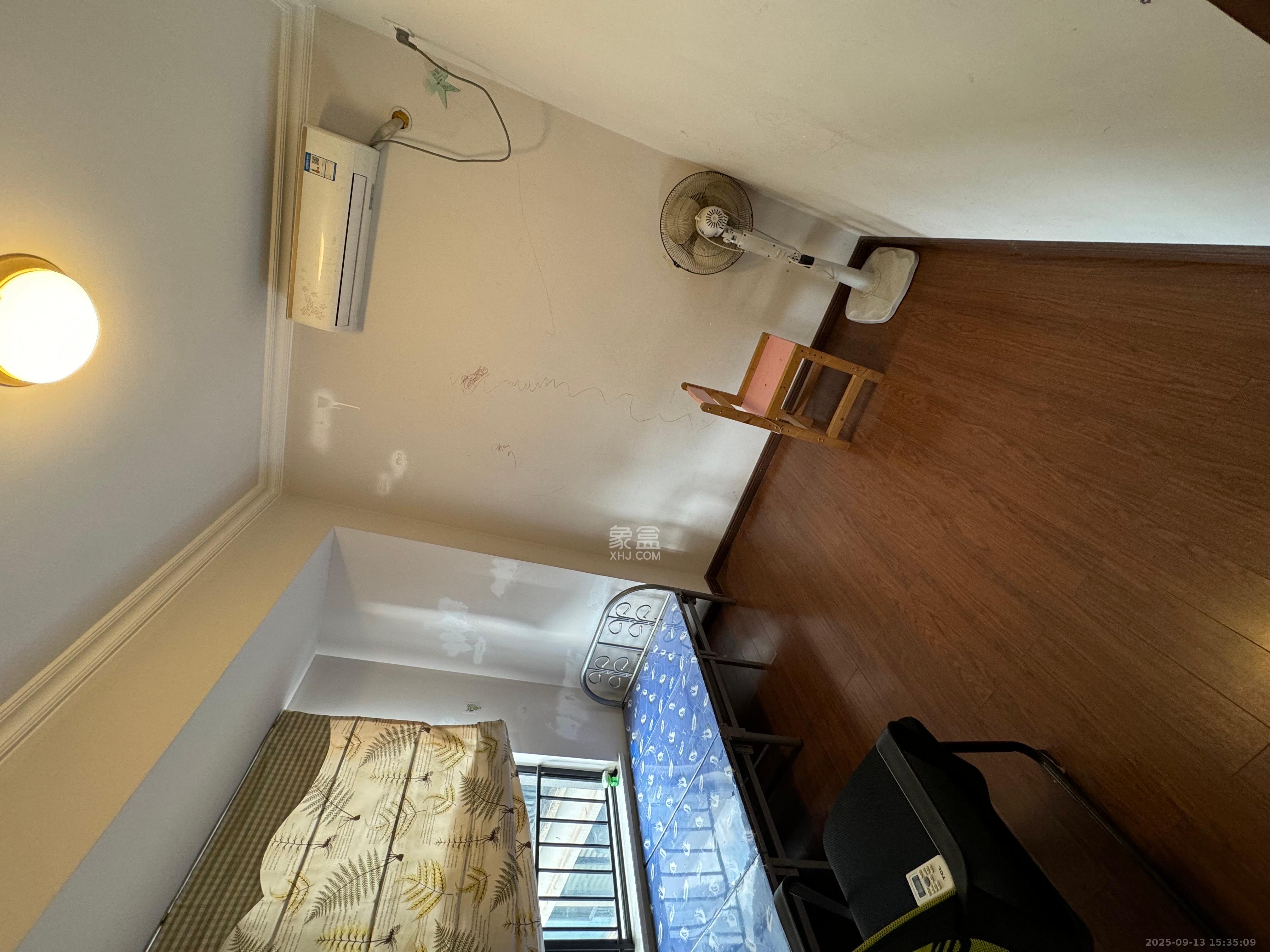 万科城 3室2厅1卫 2300.0元/月 万科城 3室2厅1卫 2300.0元/月室内图