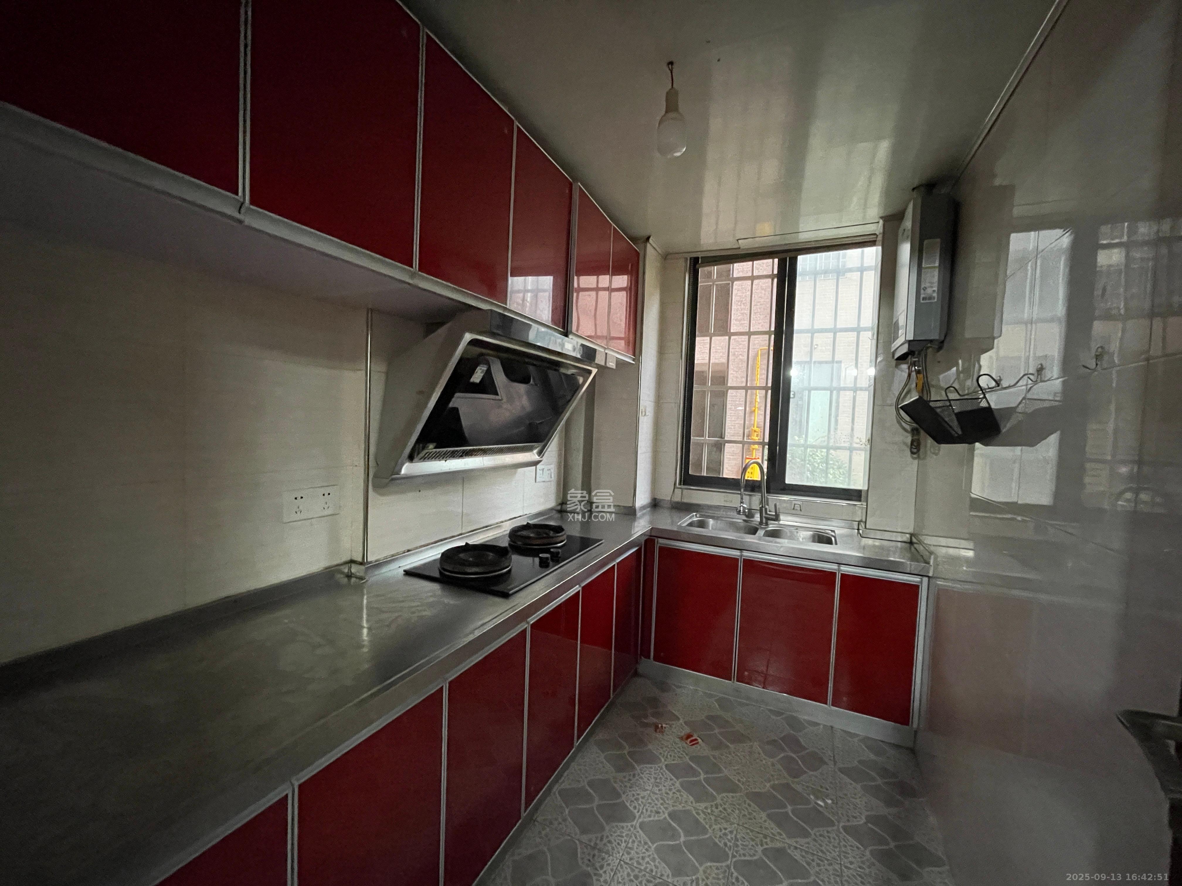 山水新城 2室2厅1卫 1400.0元/月 山水新城 2室2厅1卫 1400.0元/月室内图