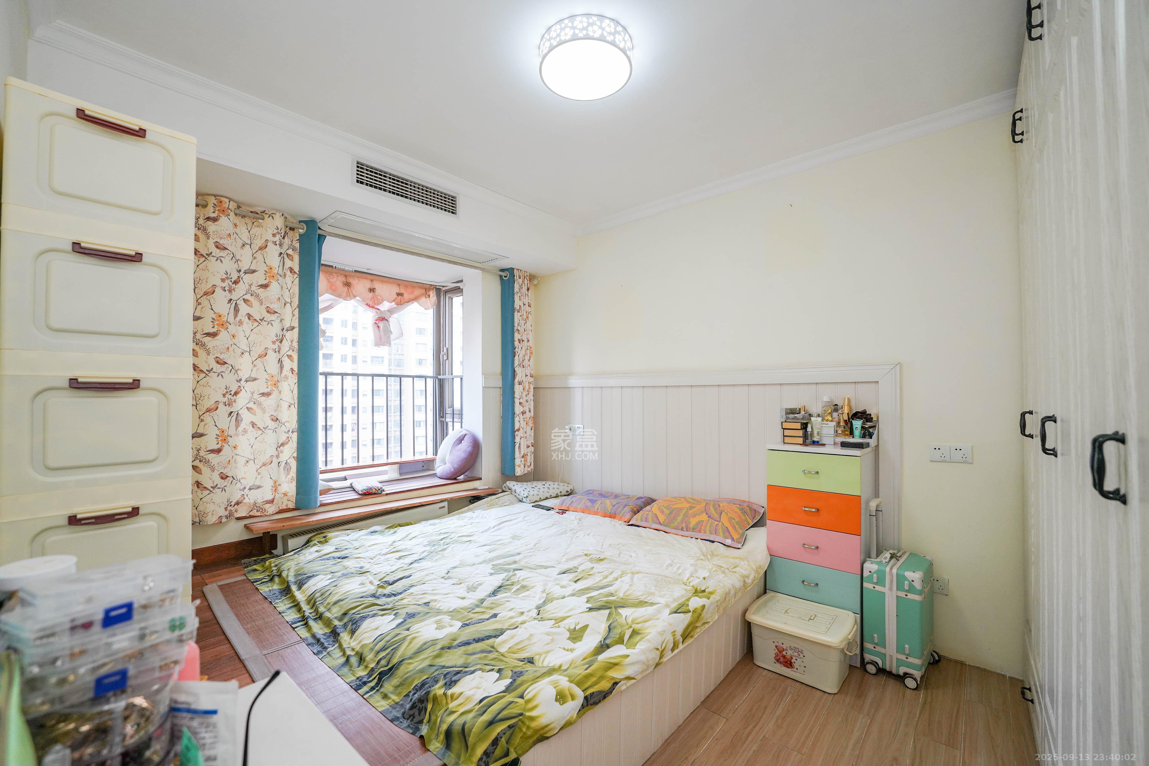 怡海星城  3室2厅1卫    76.8万卧室