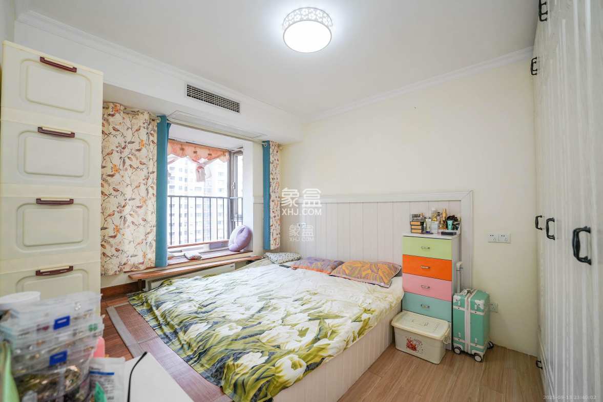 怡海星城 3室2厅1卫 76.8万 怡海星城 3室2厅1卫 76.8万卧室