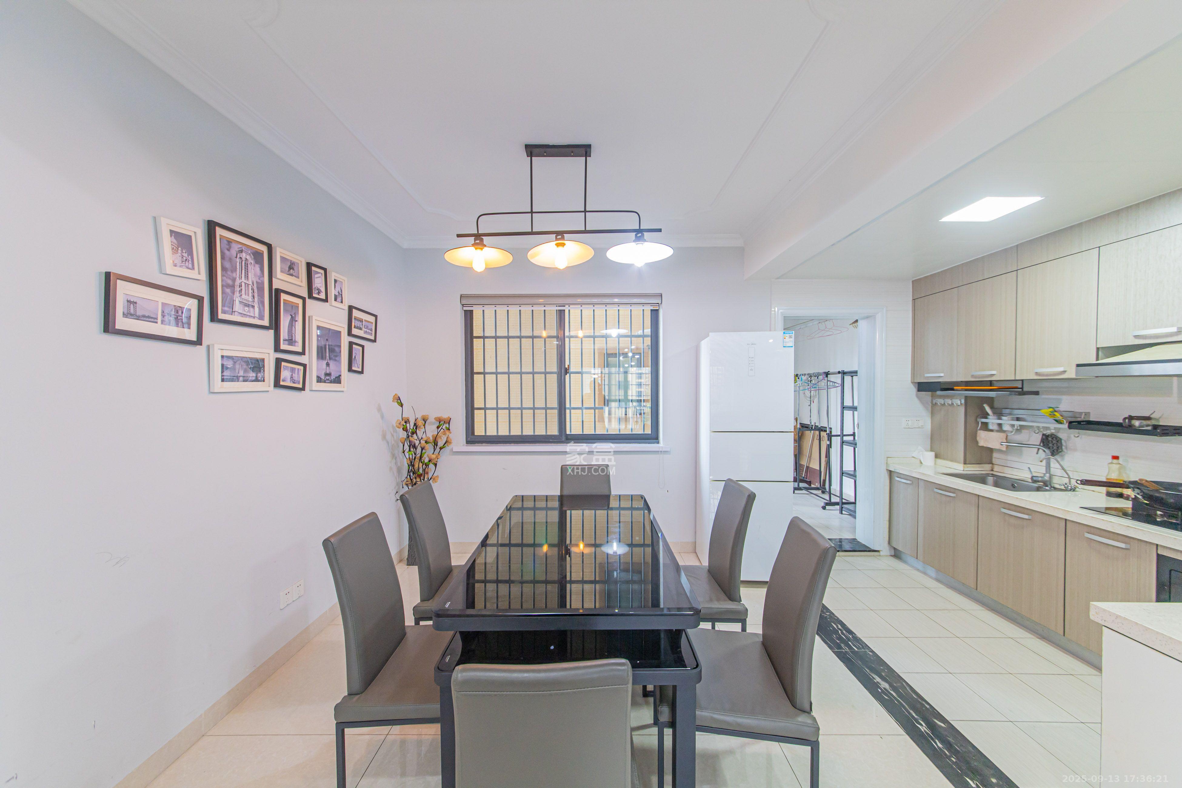 中建芙蓉嘉苑  4室2厅2卫    3000.0元/月室内图