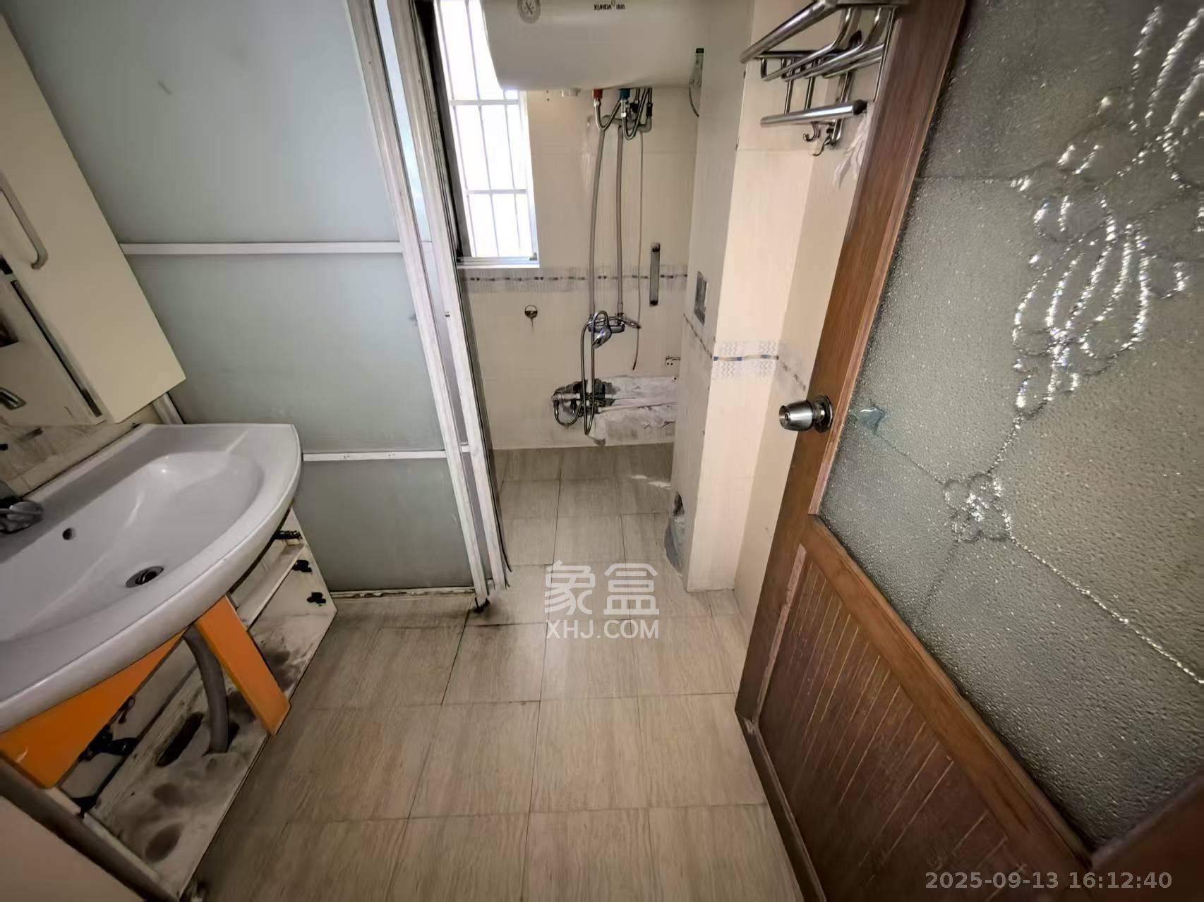 农广校单位宿舍  4室2厅2卫    2480.0元/月室内图