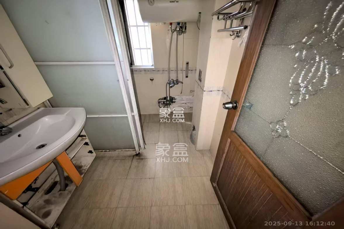 农广校单位宿舍  4室2厅2卫    2480.0元/月 农广校单位宿舍  4室2厅2卫    2480.0元/月室内图