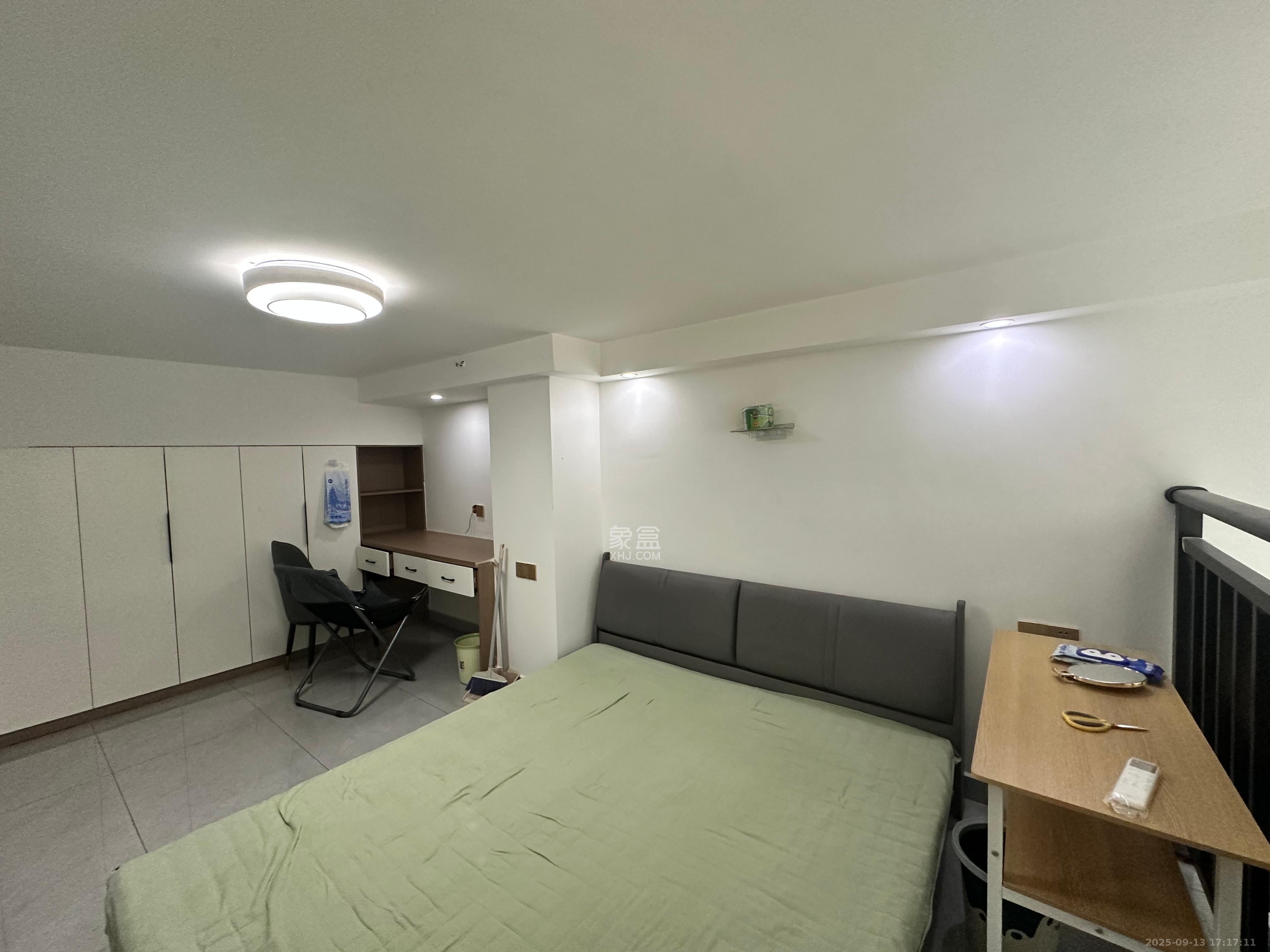 龙湖铂金岛  1室1厅1卫    1900.0元/月室内图