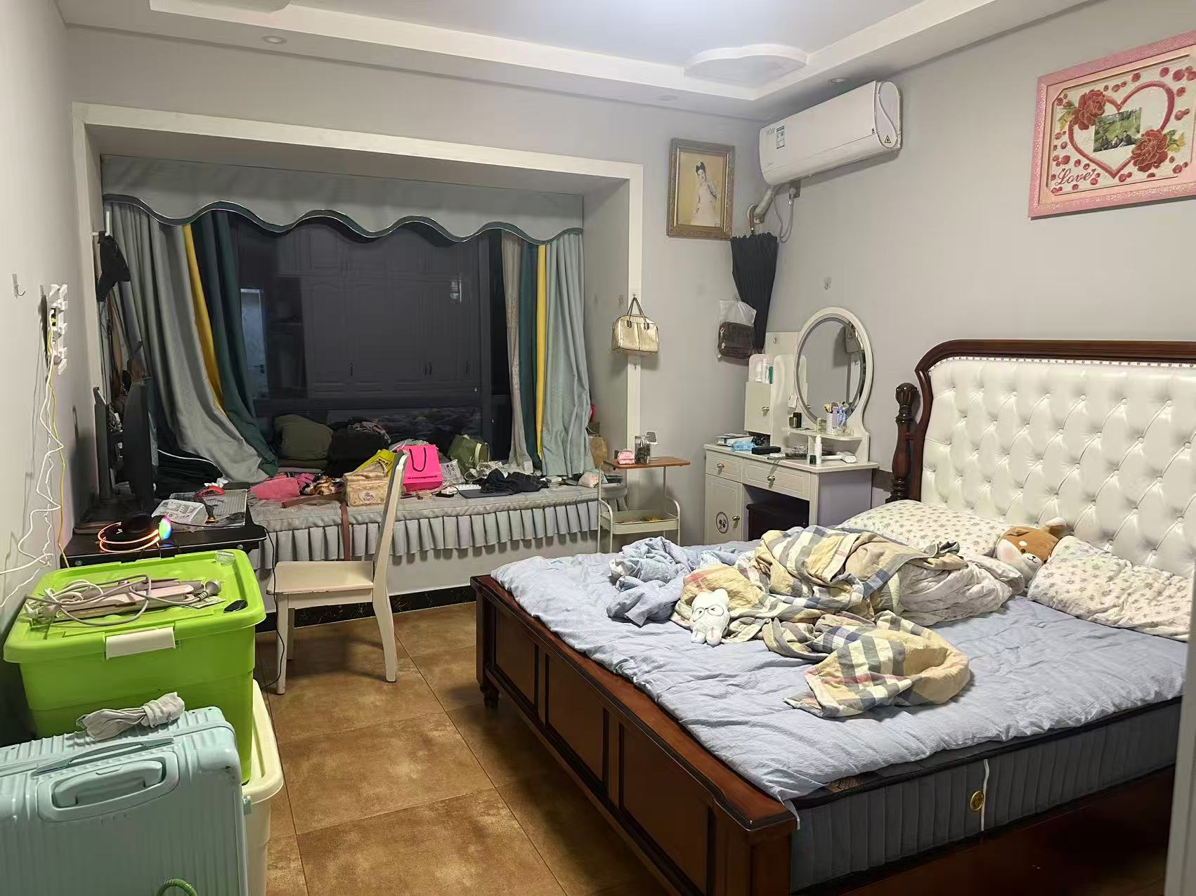 天门壹号 4室2厅1卫 2200.0元/月 天门壹号 4室2厅1卫 2200.0元/月室内图