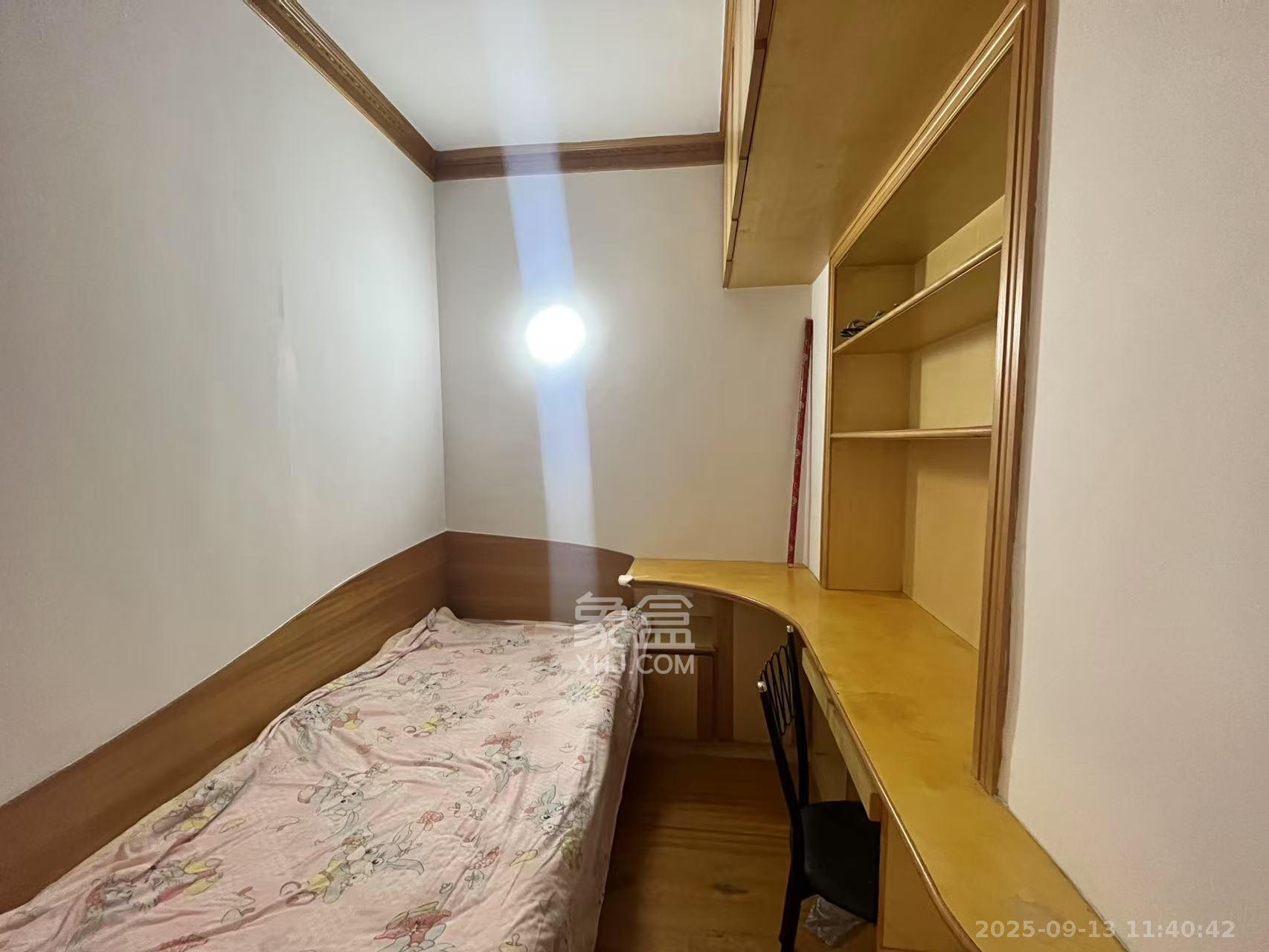 燕山街社区 1室1厅1卫 1400.0元/月 燕山街社区 1室1厅1卫 1400.0元/月室内图