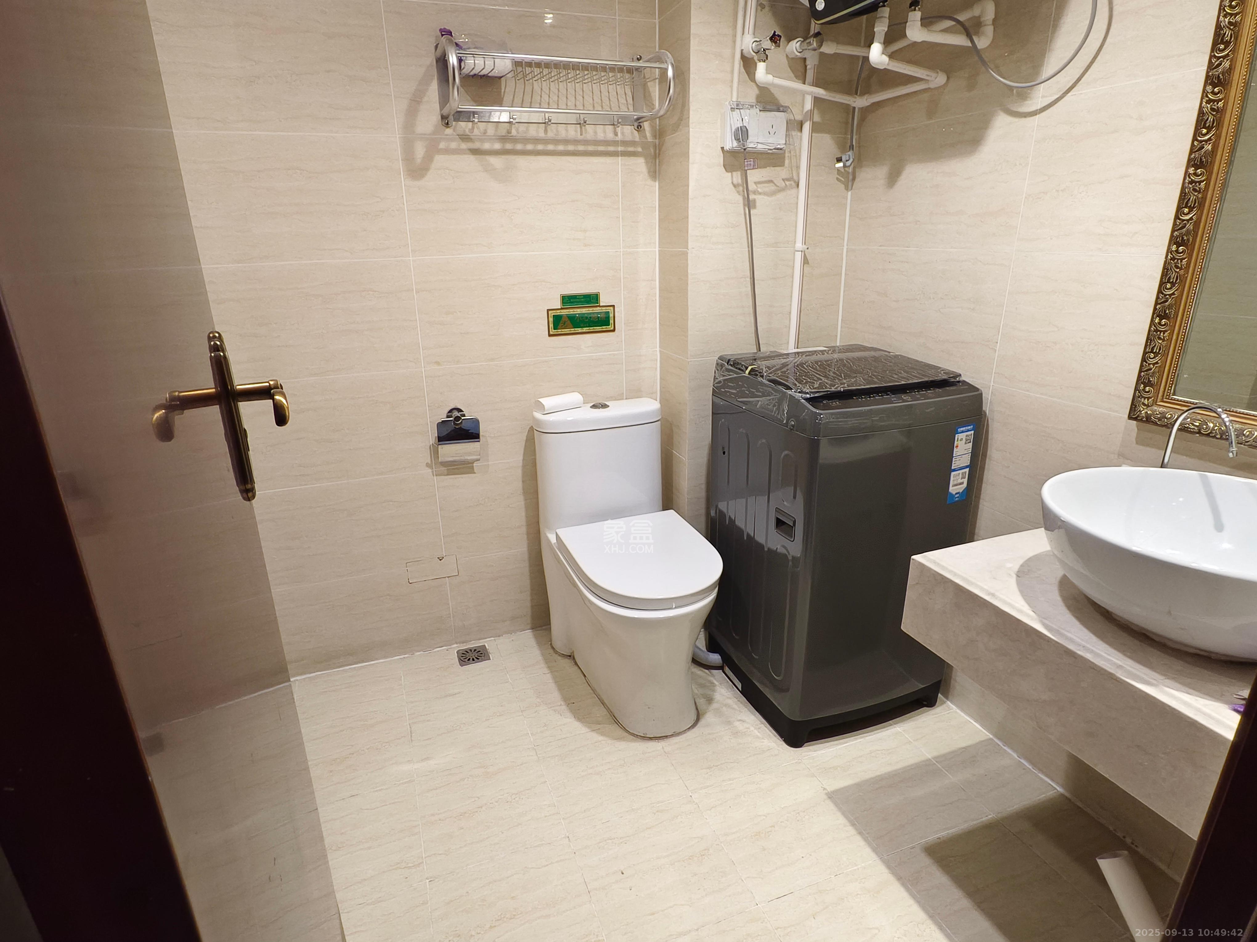 海德公园  1室1厅1卫    1300.0元/月室内图