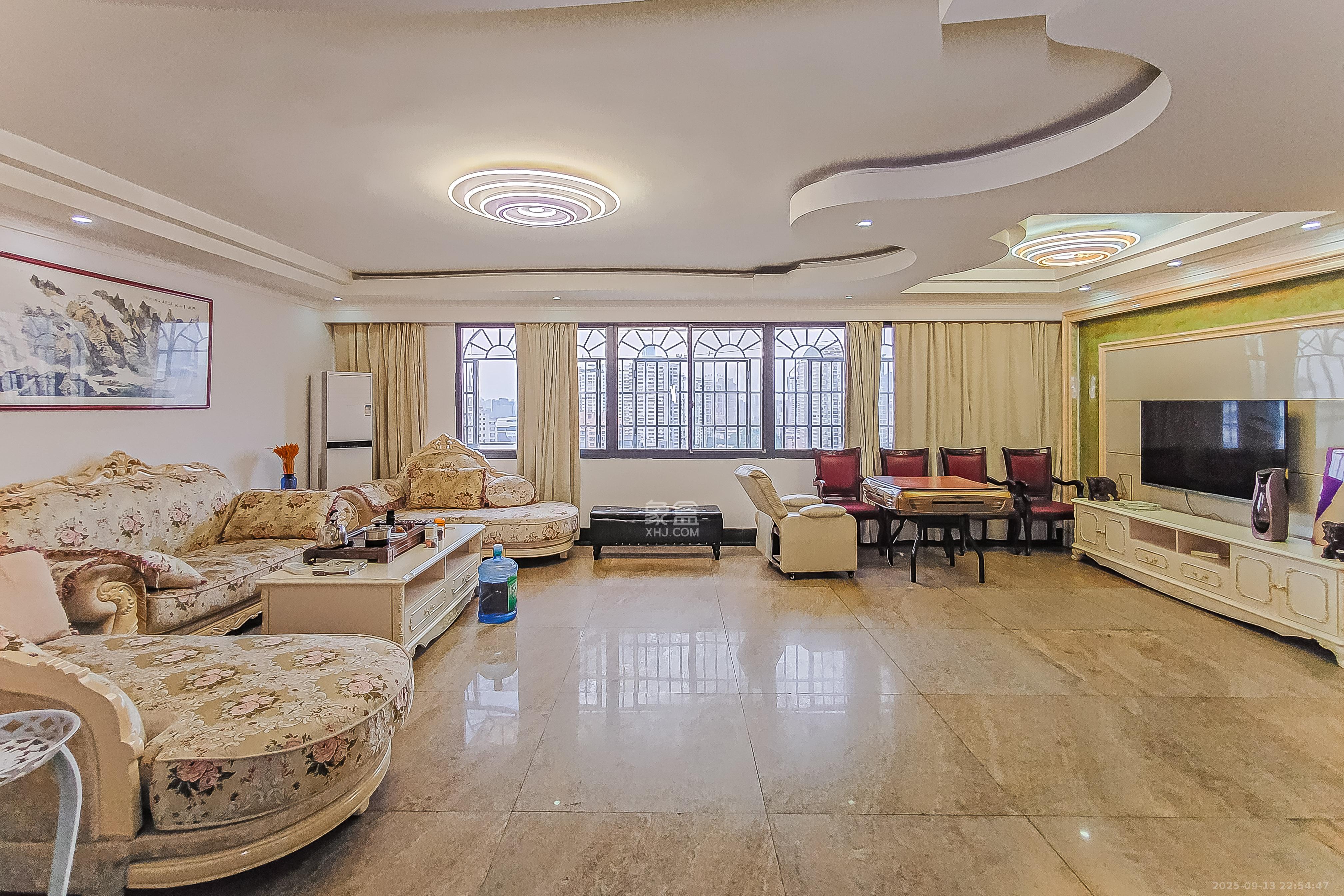 湘凯石化大厦  4室2厅2卫    140.0万 湘凯石化大厦  4室2厅2卫    140.0万客厅