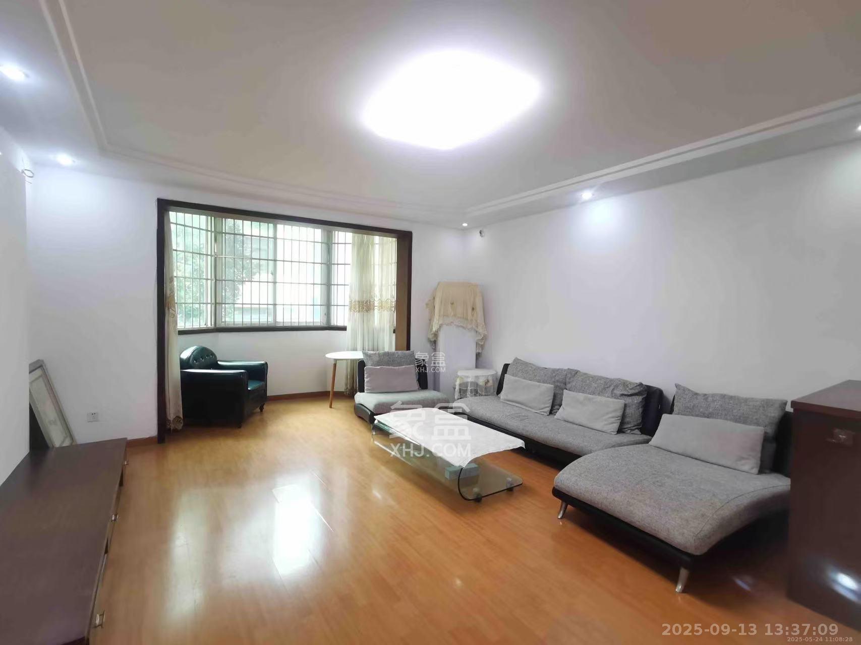 咸嘉新村嘉旺苑  3室2厅2卫    2300.0元/月室内图