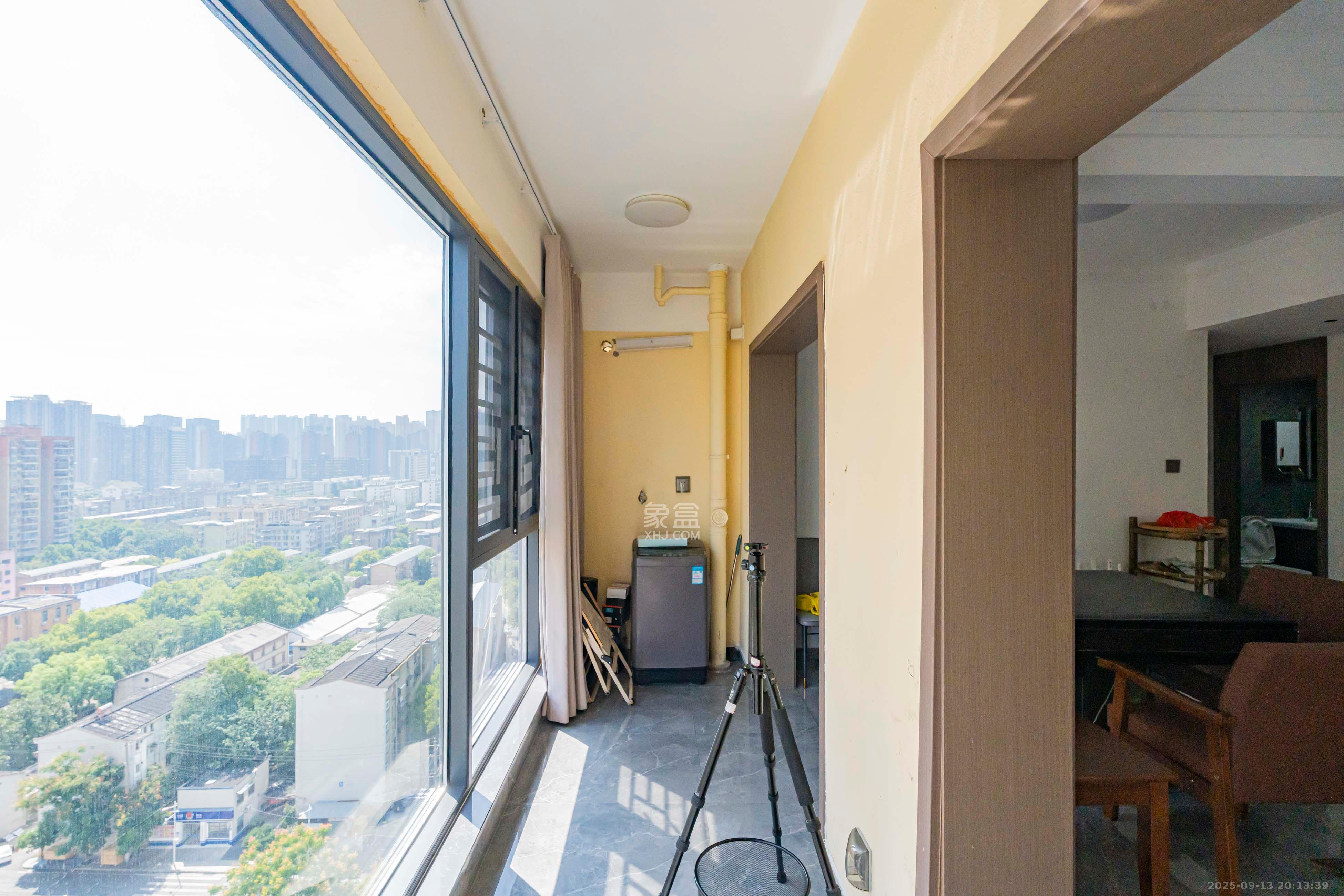 珠江四方印  3室2厅2卫    153.0万阳台