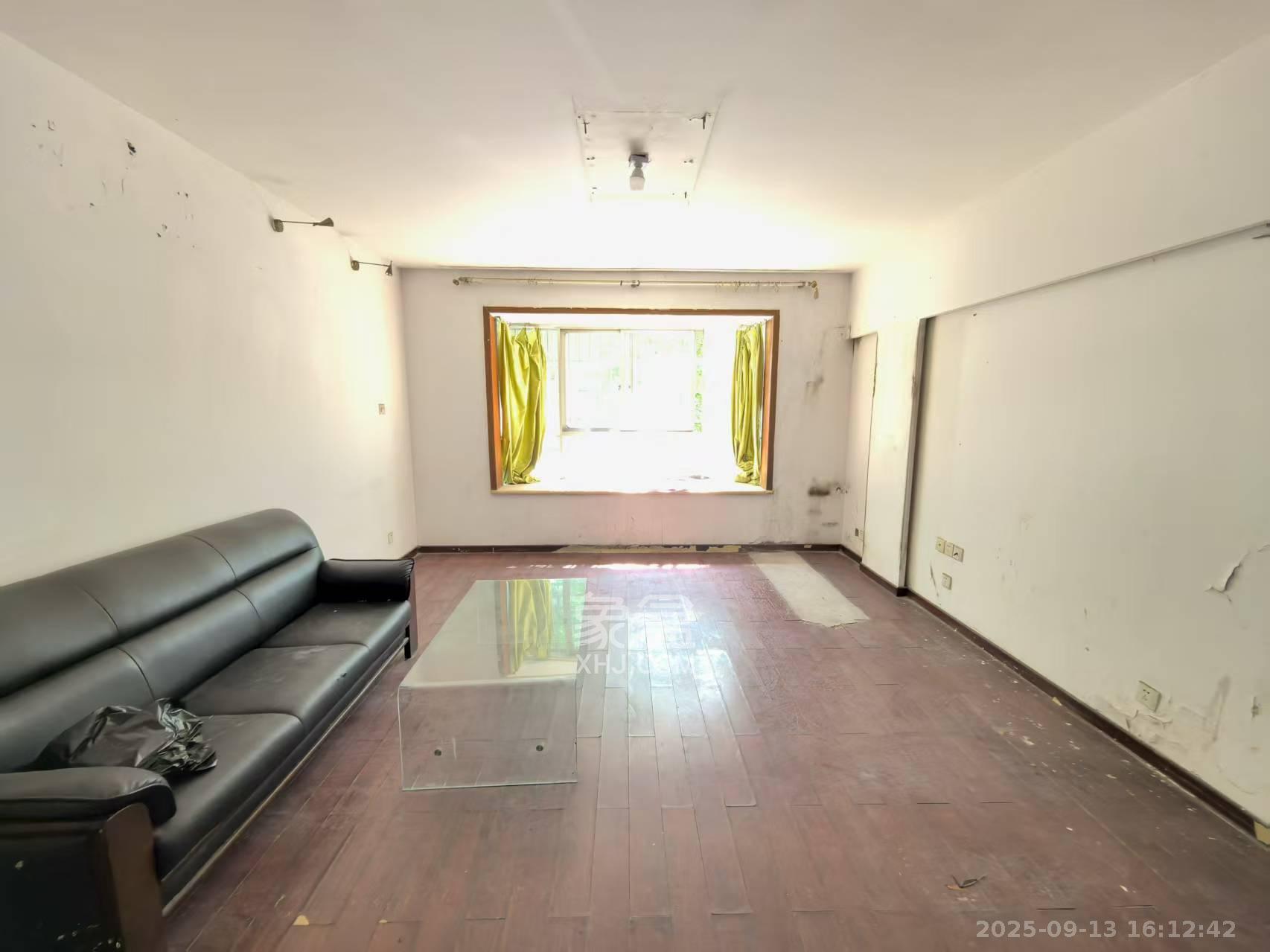 农广校单位宿舍  4室2厅2卫    2480.0元/月室内图