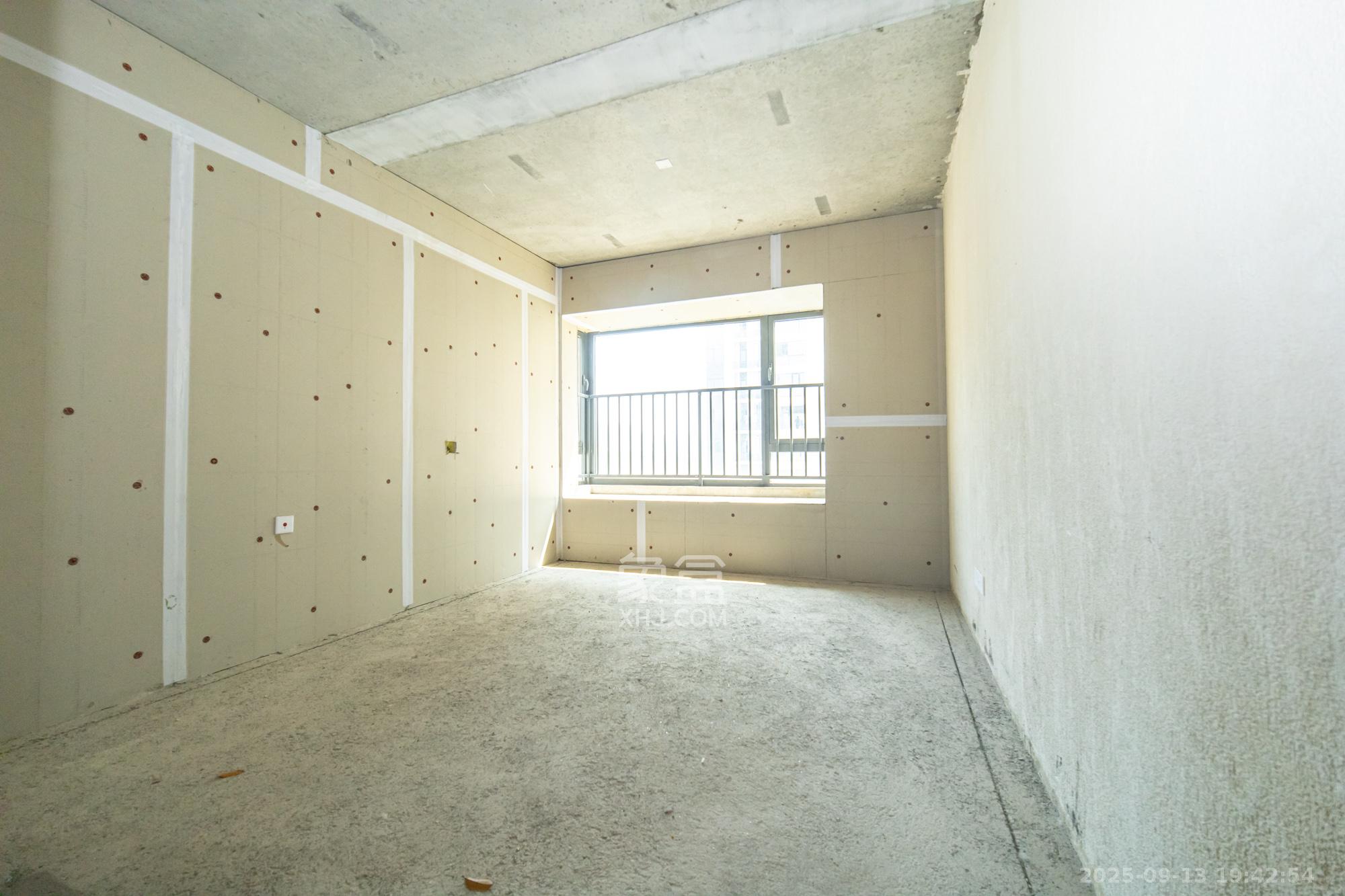 保利和光尘樾 4室2厅2卫 152.0万 保利和光尘樾 4室2厅2卫 152.0万卧室