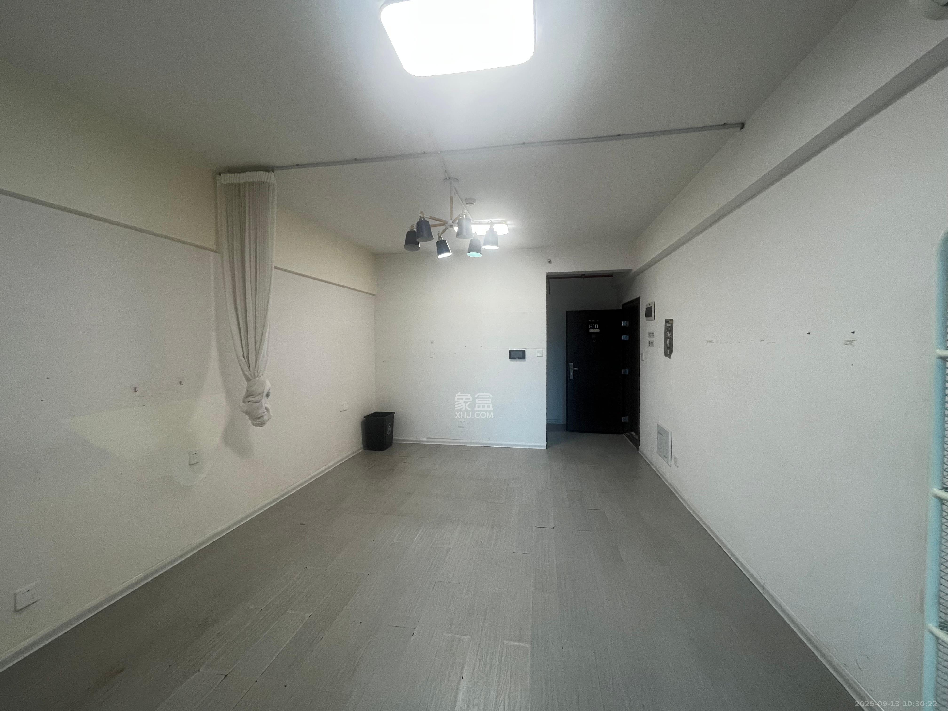 未来漫城  1室1厅1卫    1300.0元/月 未来漫城  1室1厅1卫    1300.0元/月室内图