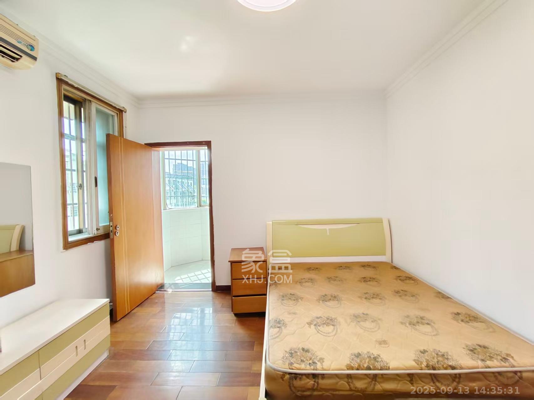 鑫湘佳园 3室2厅1卫 2300.0元/月 鑫湘佳园 3室2厅1卫 2300.0元/月室内图