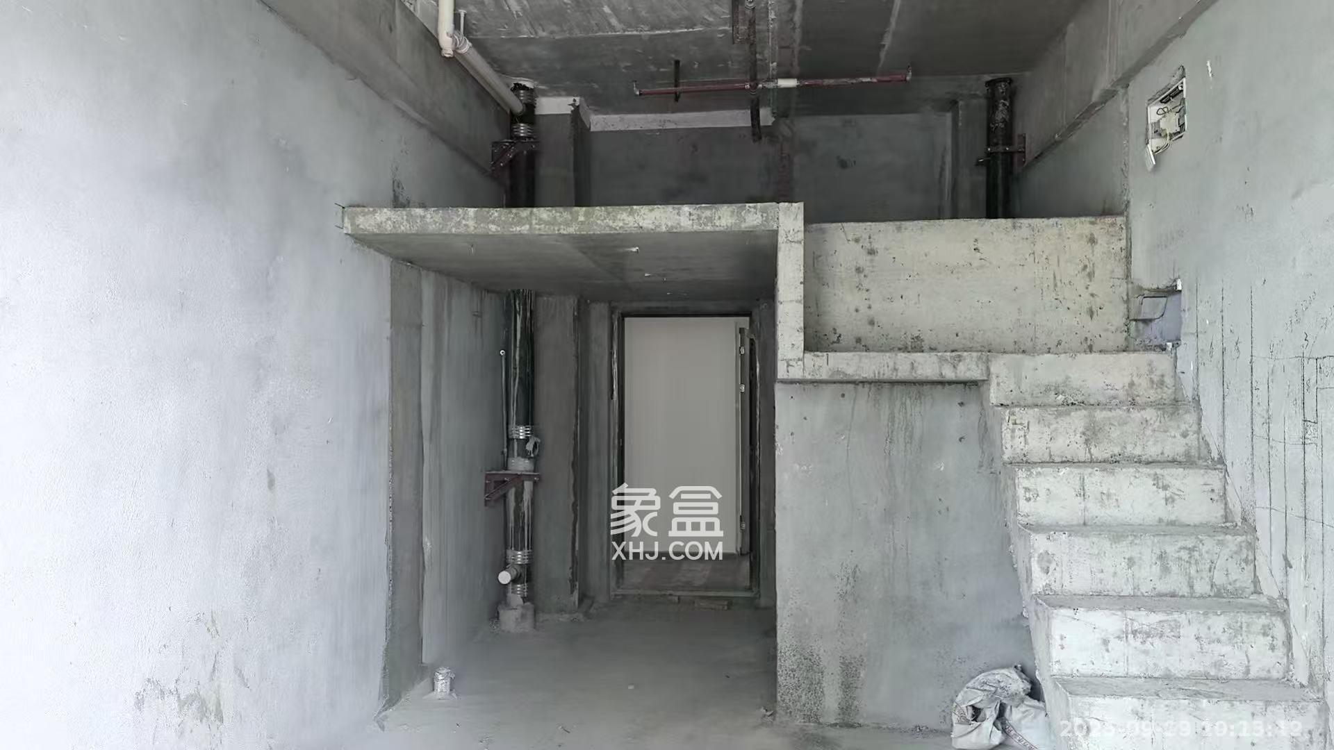 世茂璀璨天城公寓 1室1厅1卫 1200.0元/月 世茂璀璨天城公寓 1室1厅1卫 1200.0元/月室内图