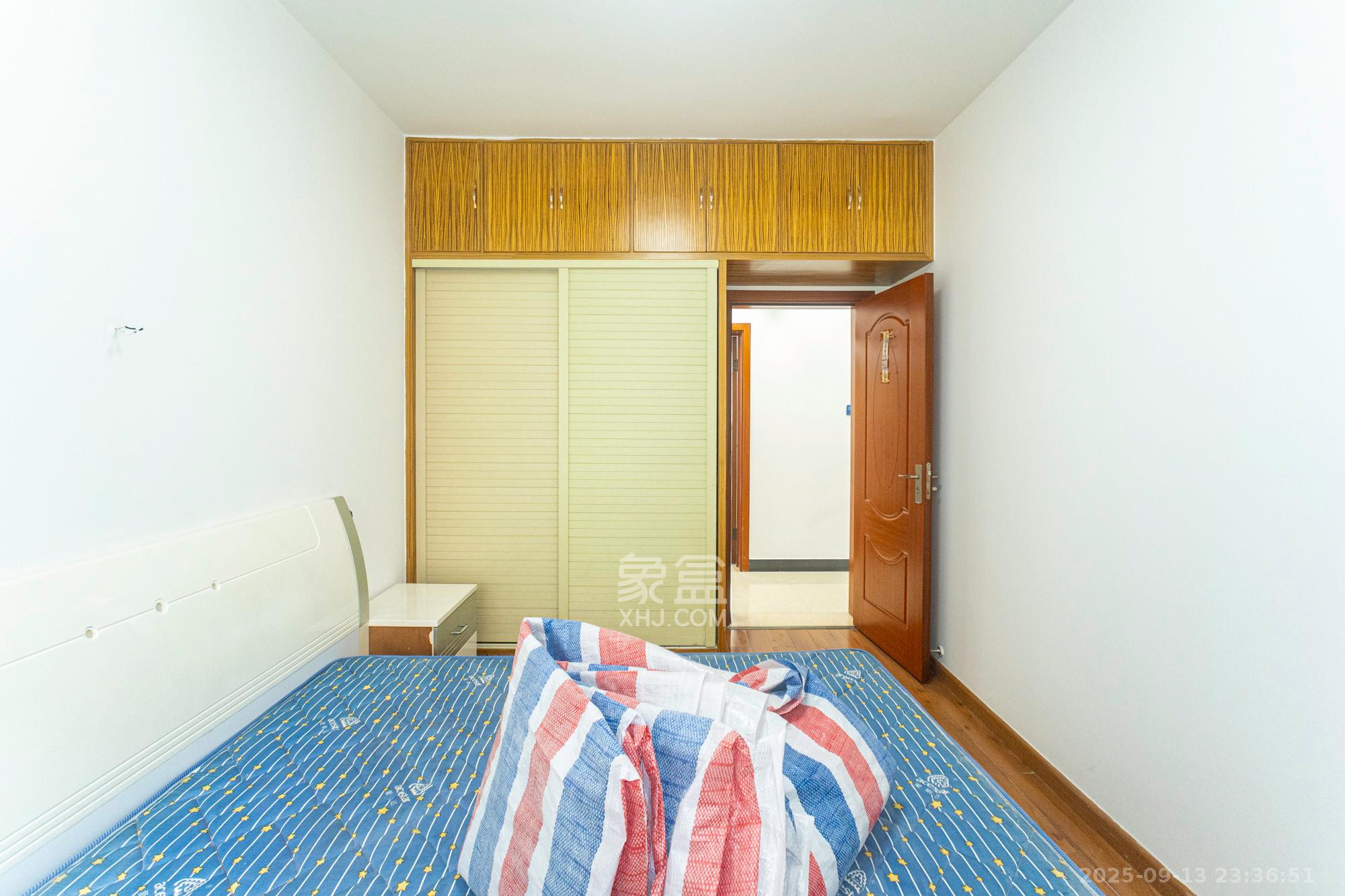 挪威森林(美世界园林公寓)  4室2厅1卫    102.0万 挪威森林(美世界园林公寓)  4室2厅1卫    102.0万卧室